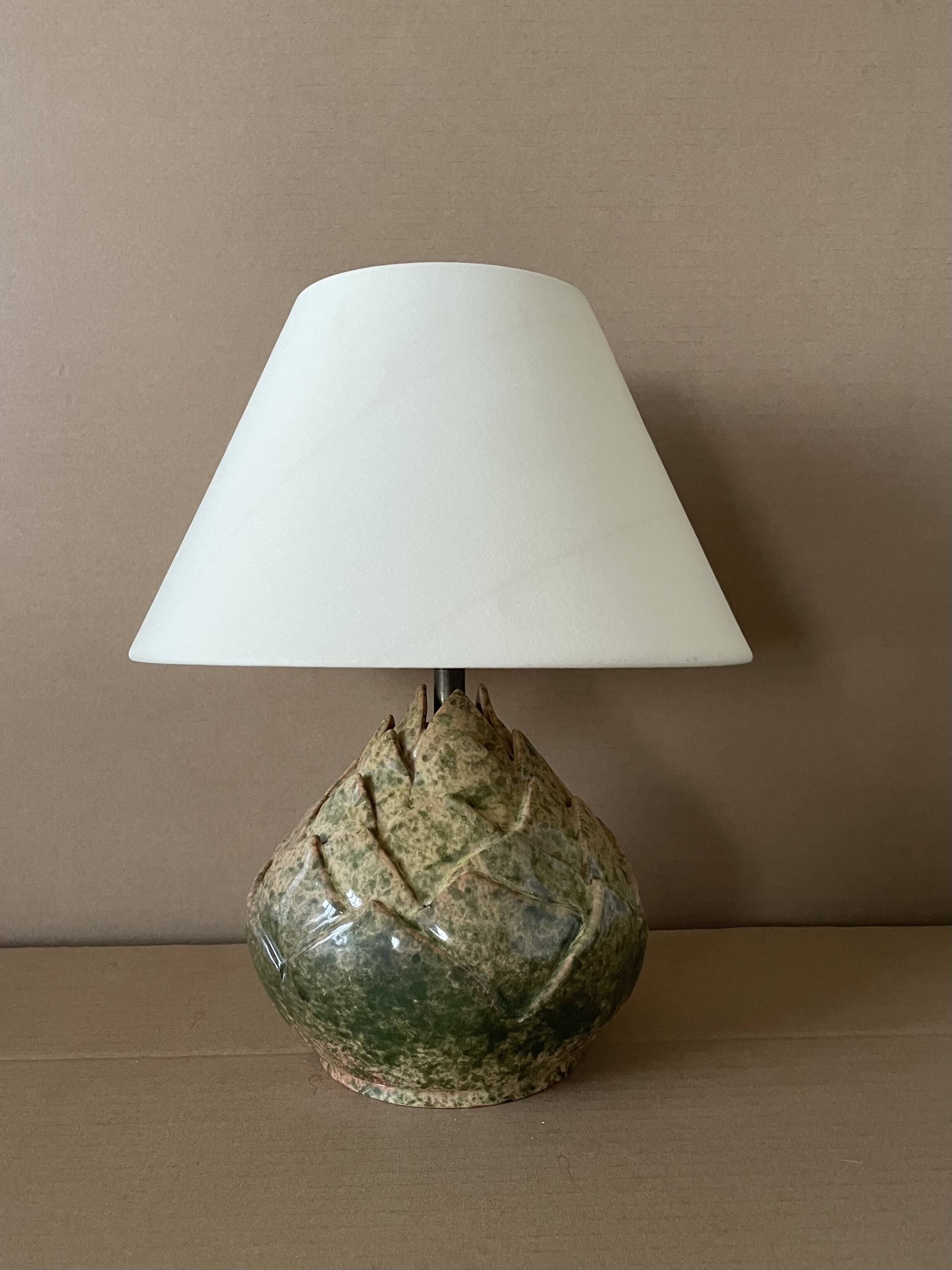 Ceramic table lamp