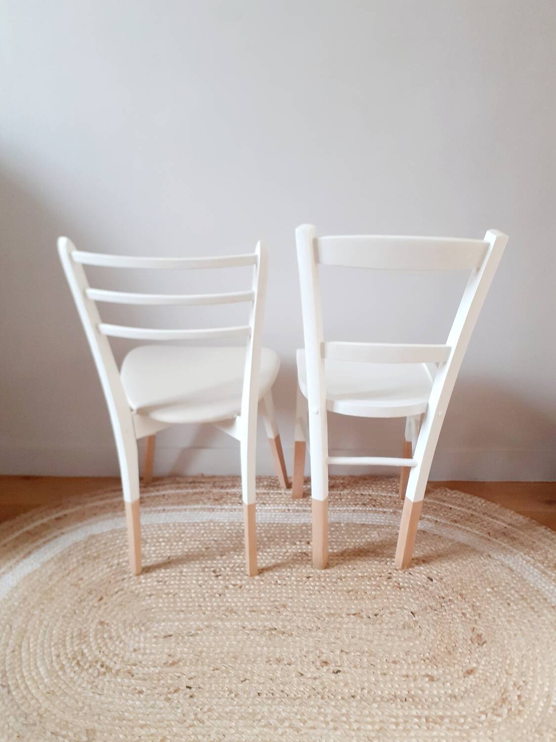 Set of 4 vintage wood and white chairs