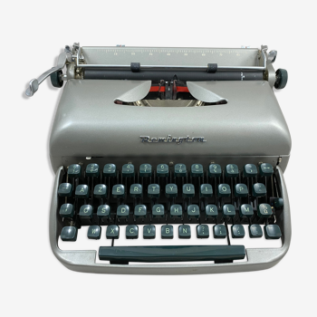 Machine à écrire Remington dans sa mallette de transport