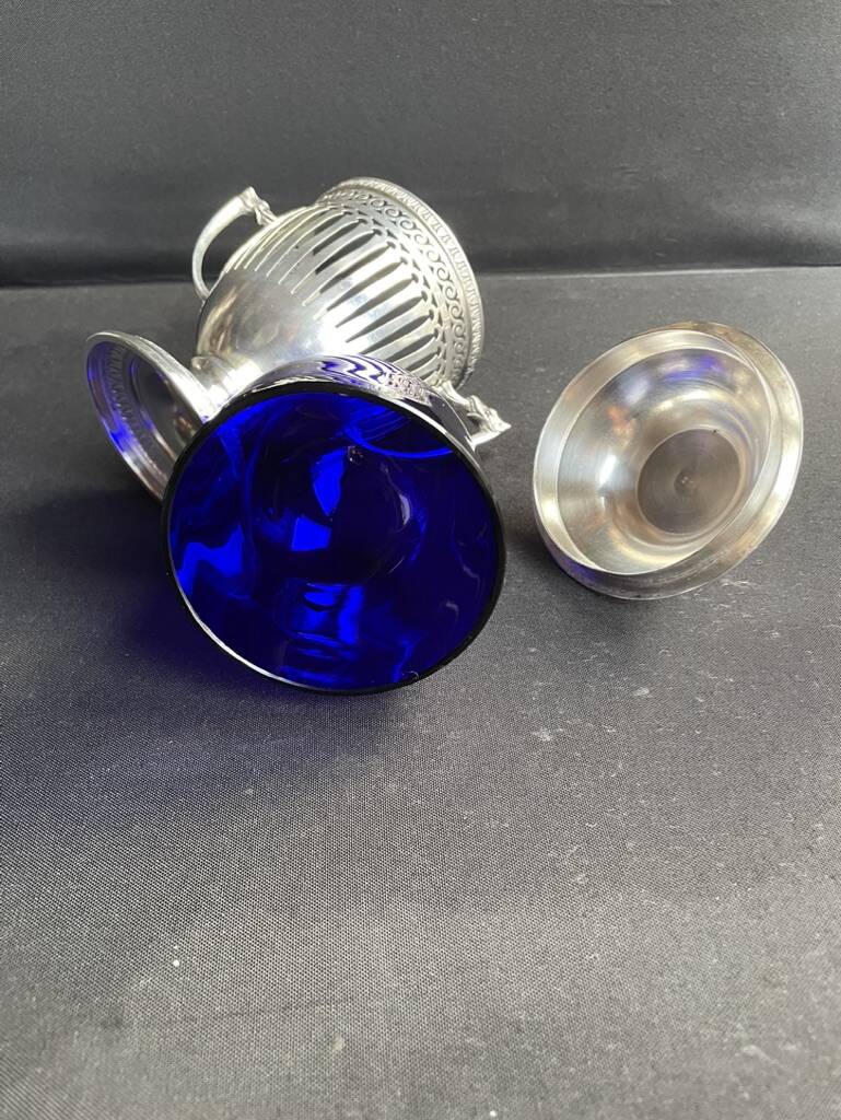 Drageoir, jam maker – Silver metal and blue crystal