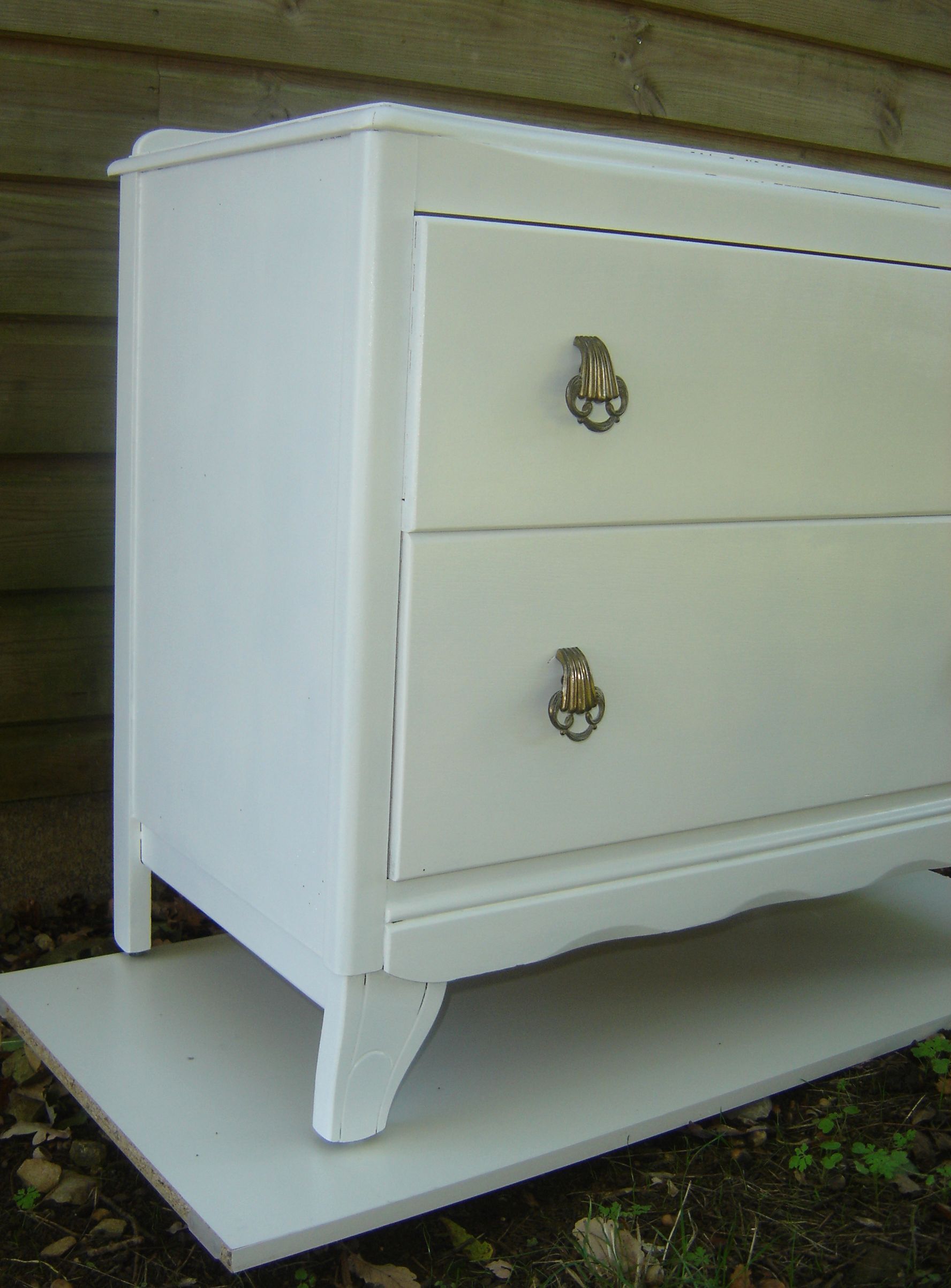 Chest of drawers