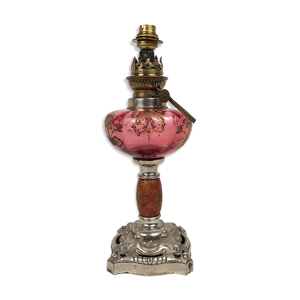 Lampe à pétrole montée