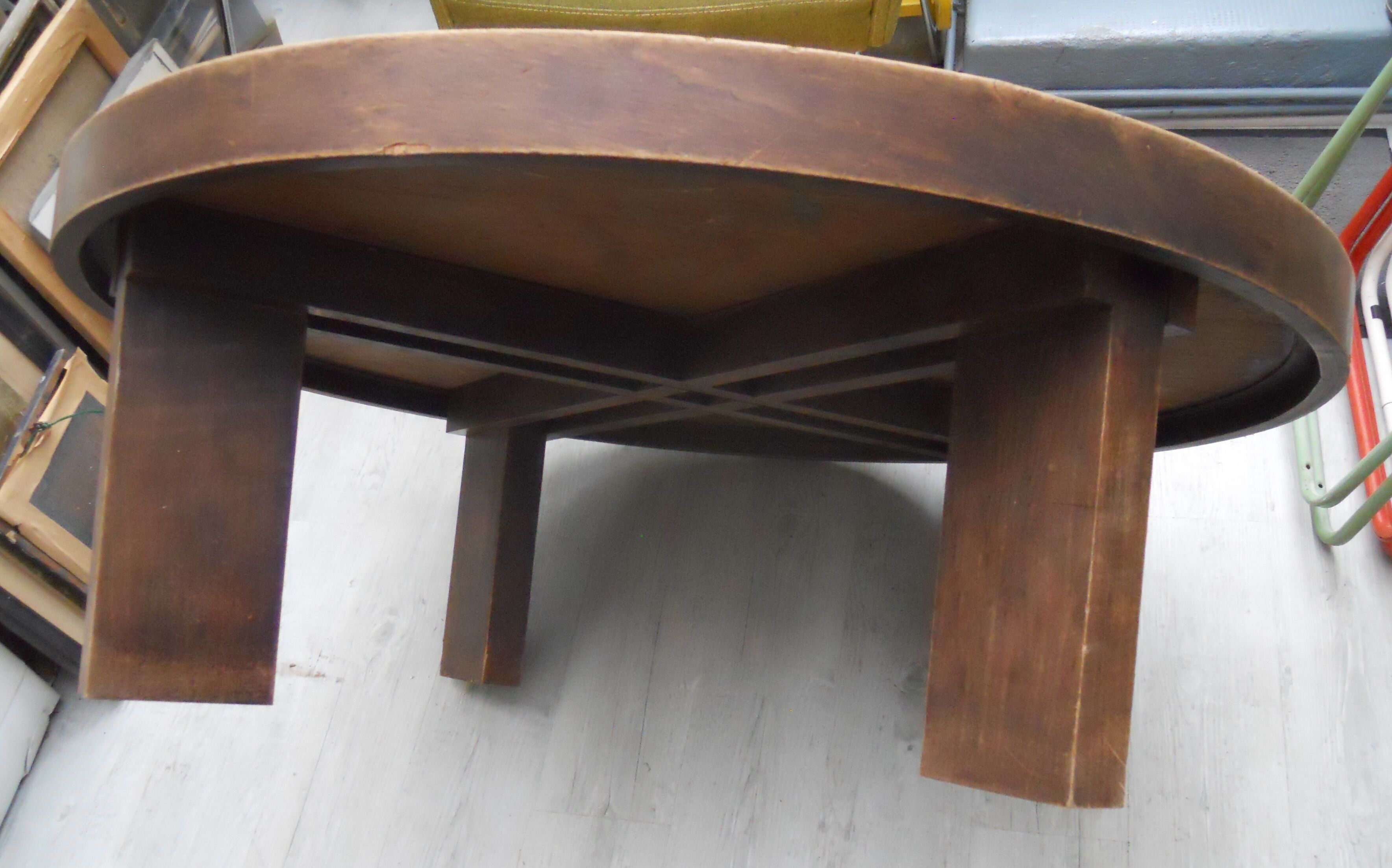 Round coffee table signed capron