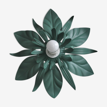 Metal flower wall lamp