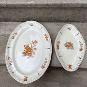 Duo of old plates Condé Longchamp – Terre de Fer, floral decoration & in