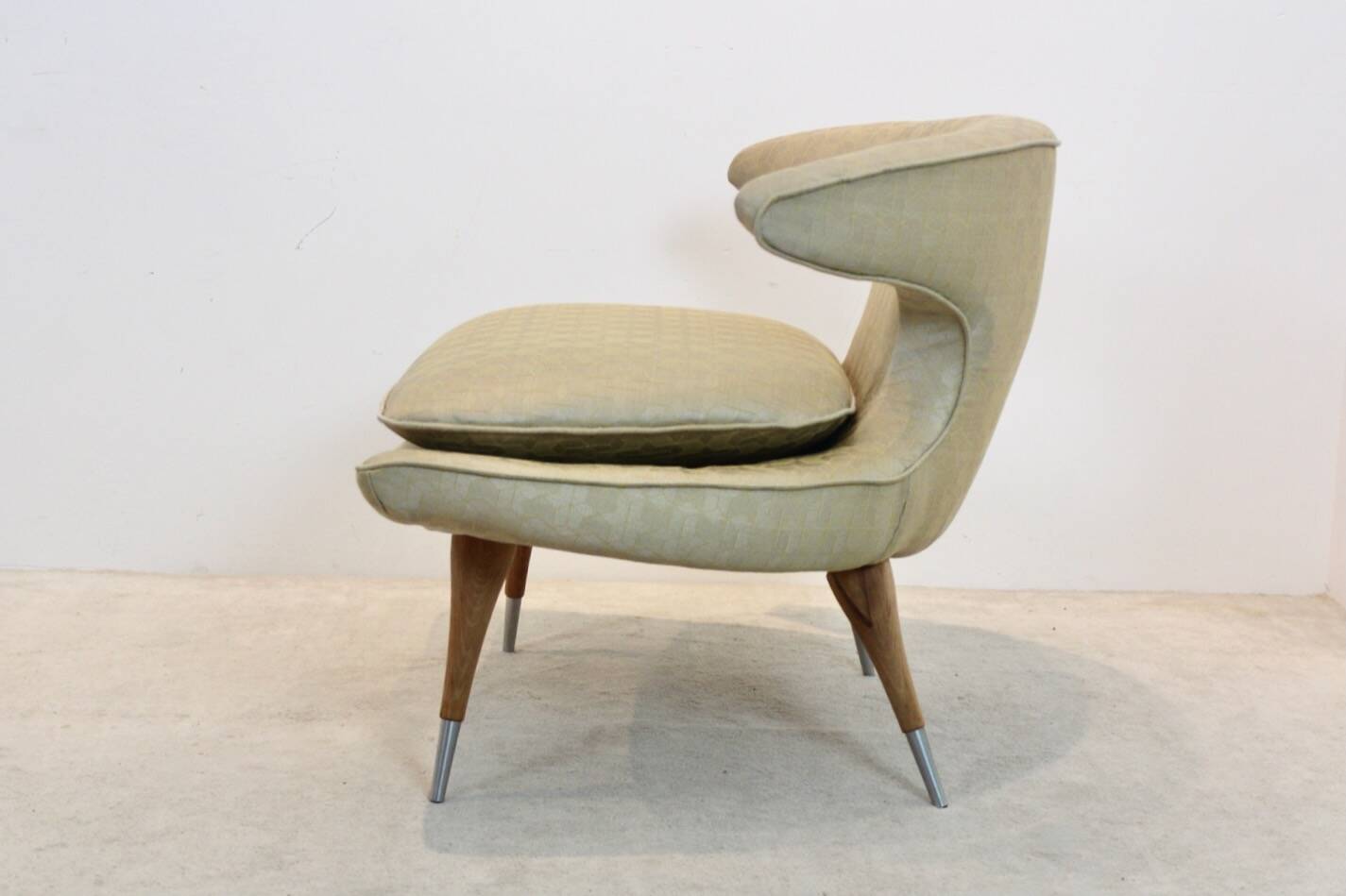Fauteuil « Horn Chair » de Karpen of California en tissu doré et noyer