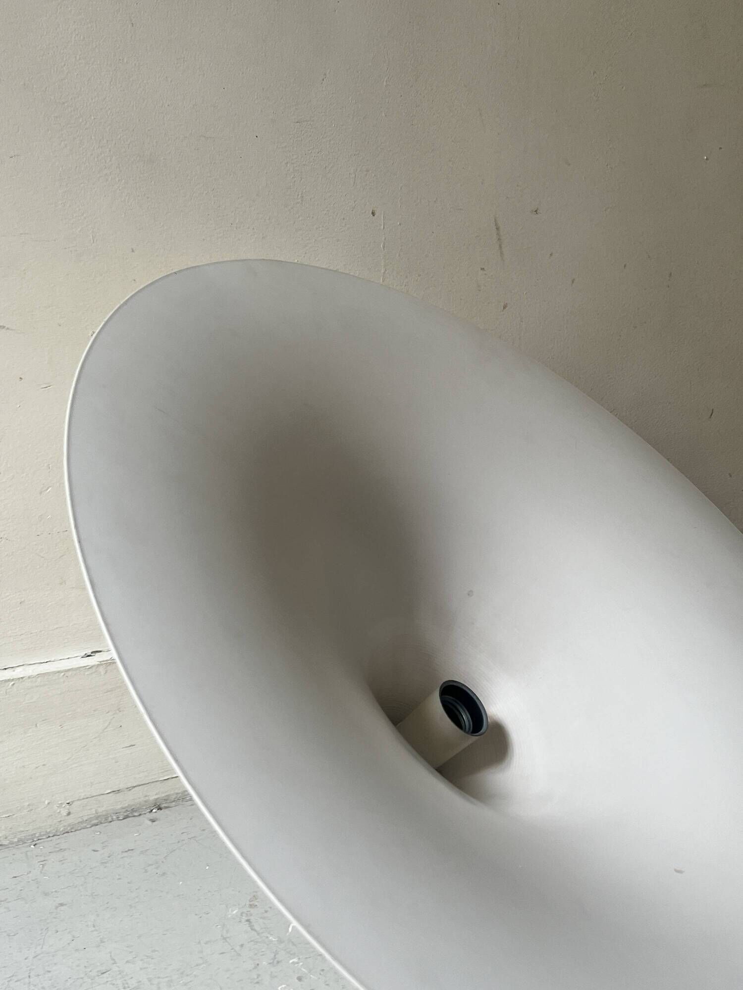 Suspension XL white metal tulip by C. Bonderup & T. Thorup, design Gubi