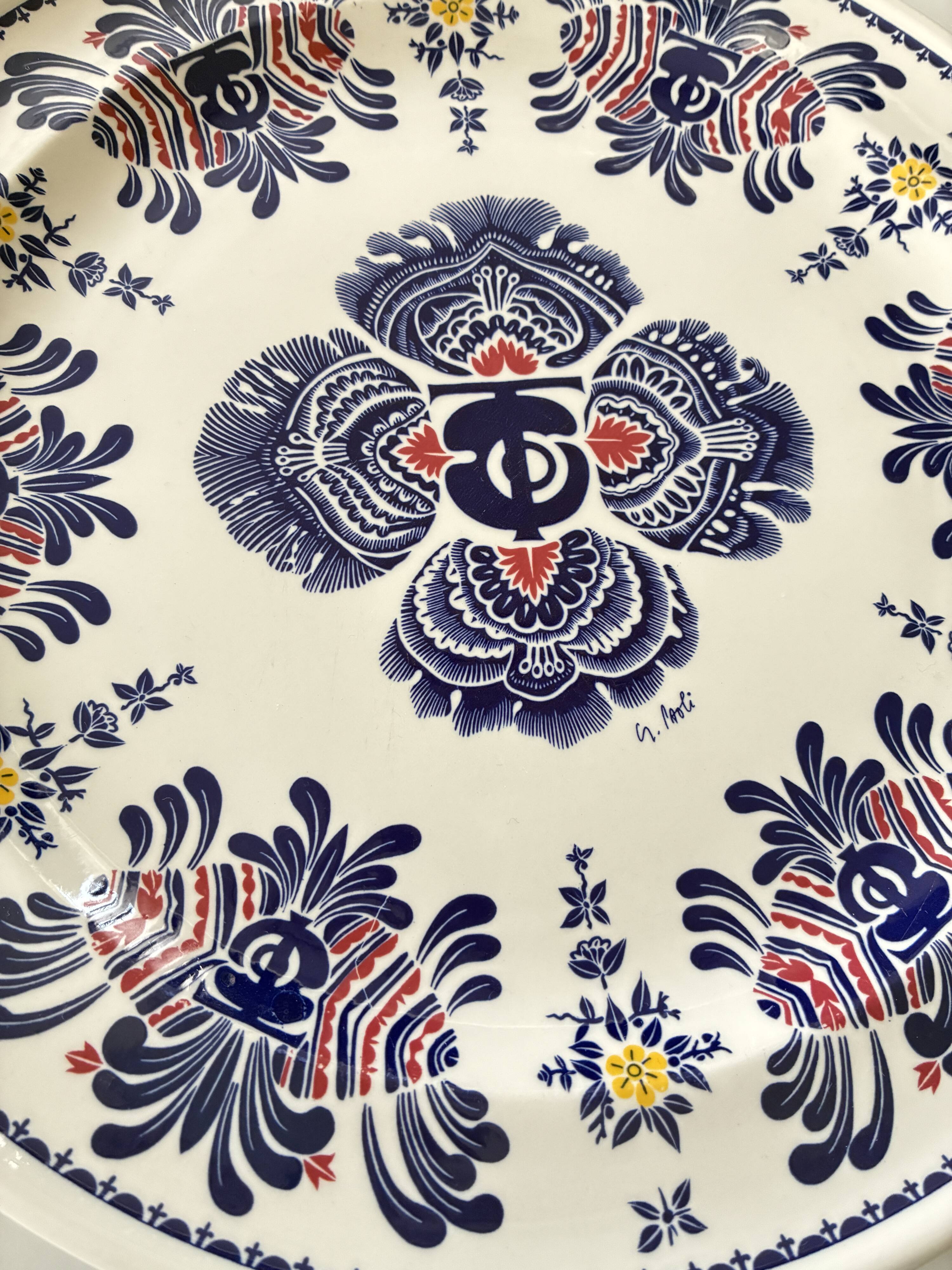 Round plate Les Frères Trois Gros Sarreguemines