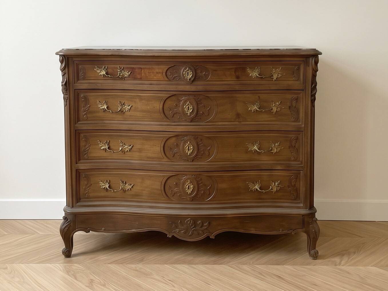 Antique Louis XV style commode in solid wood and marble.