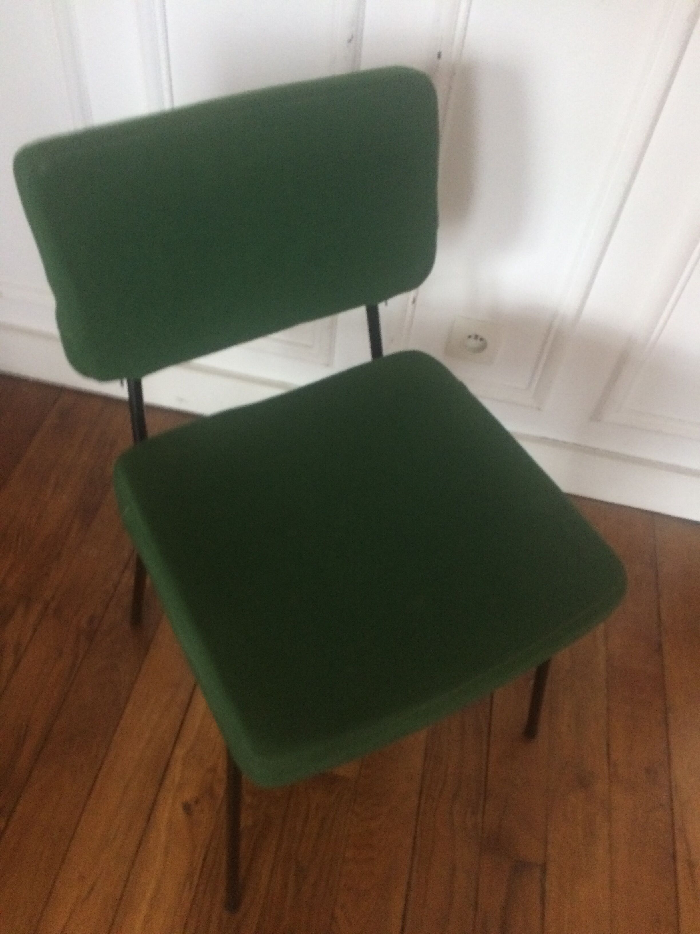 André Simard's chair published by Airborne