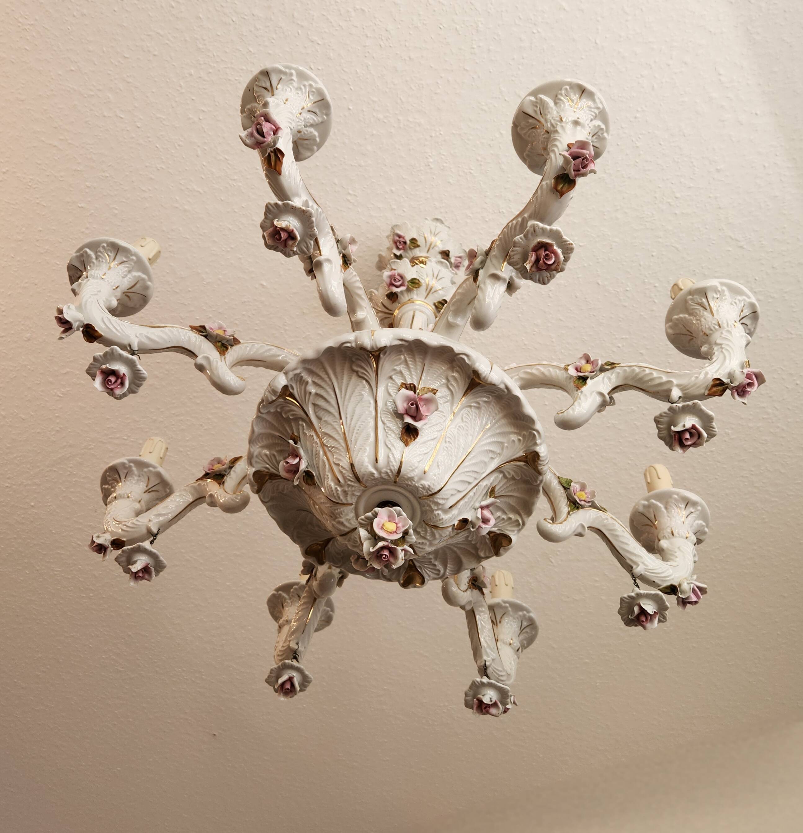 Large hand-painted gilded chandelier mangani ceramiche porcelain