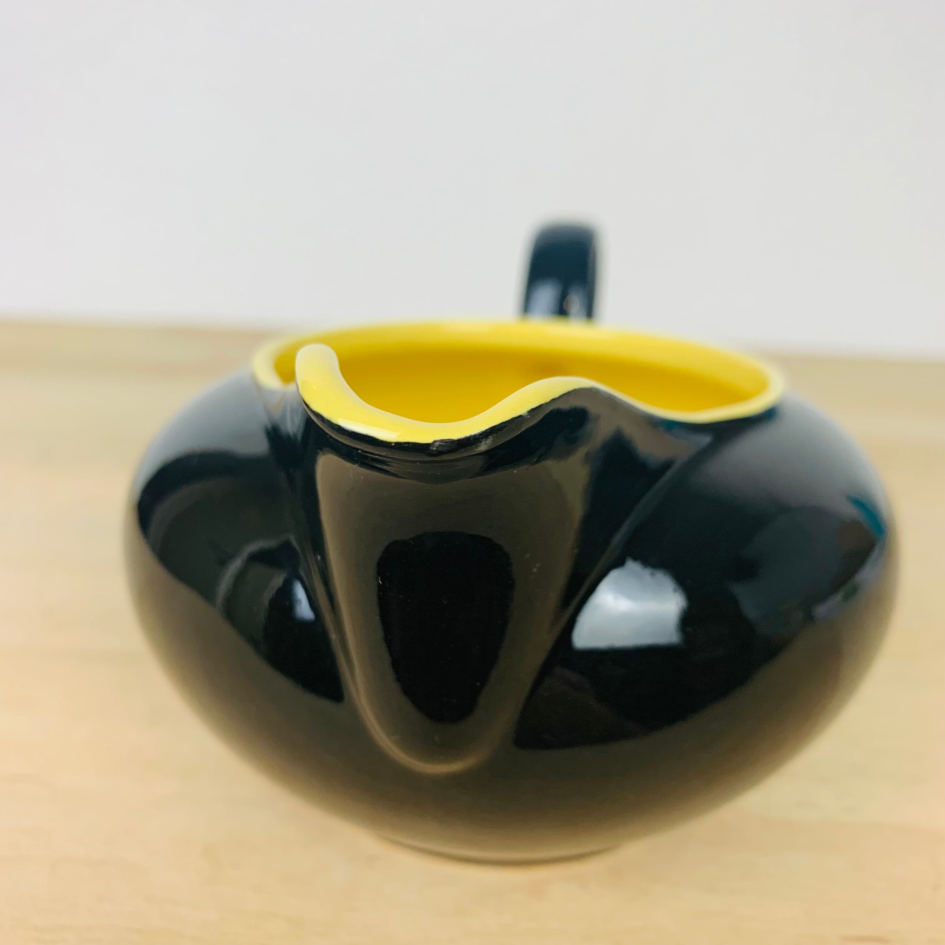 Teapot and milk jug Biarritz by Villeroy & Boch vintage ceramics