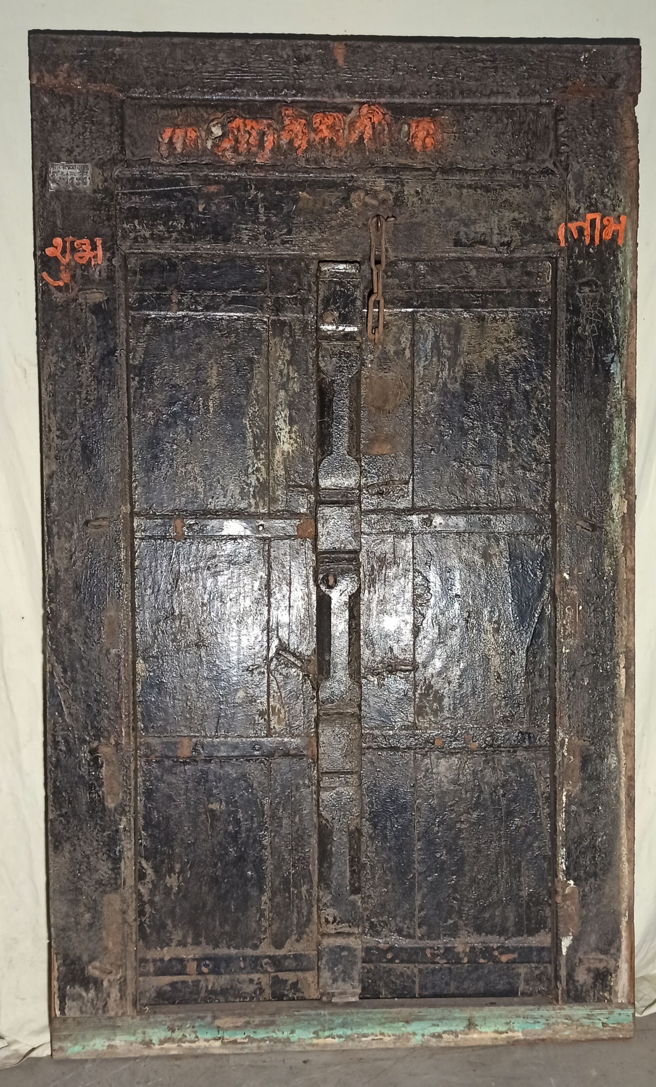 Porte ancienne en bois avec cadre