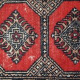 Tapis vintage fait main Lahore en laine rouge (45cm x 58cm) – Années 1970