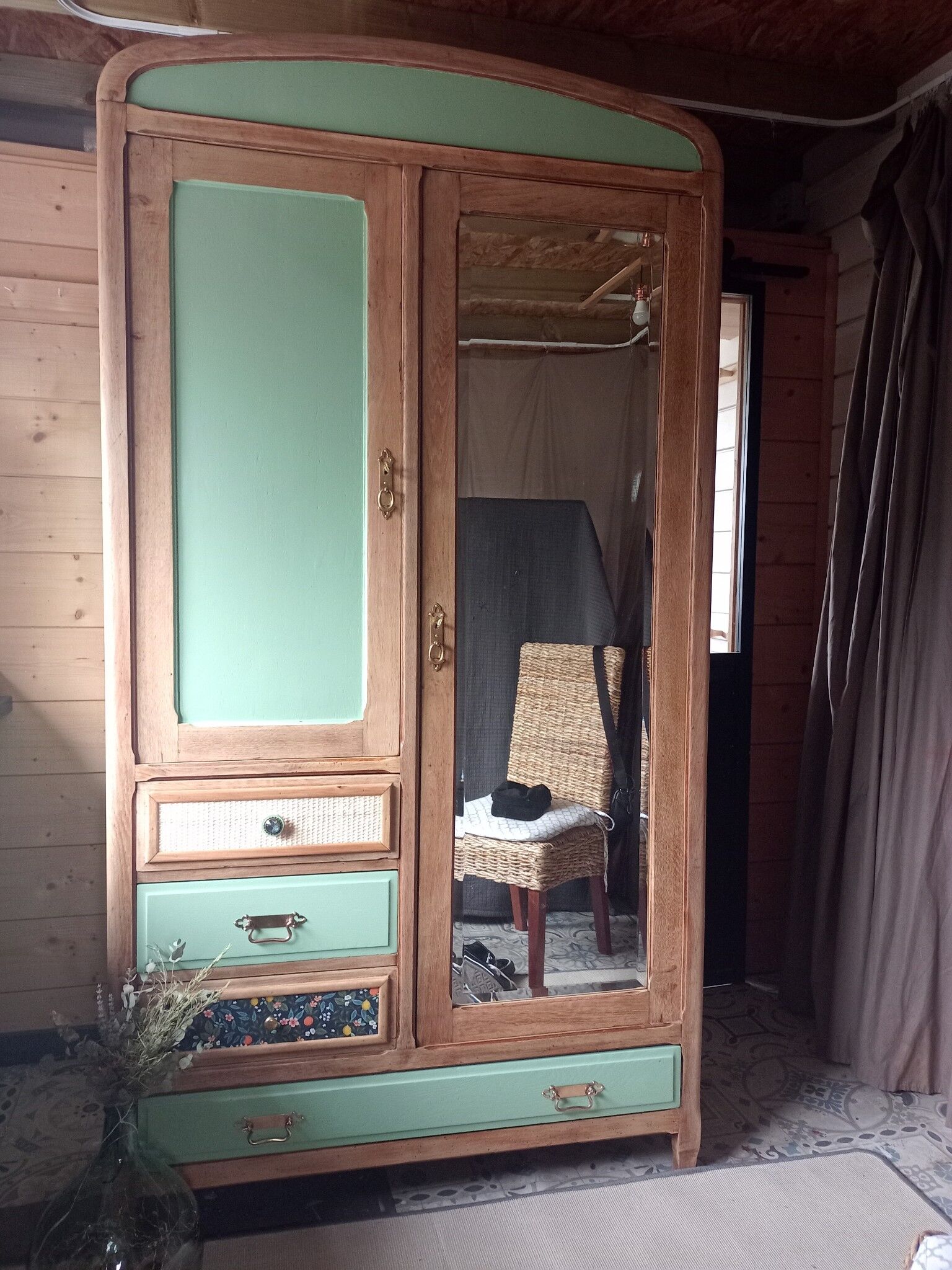 Armoire parisienne  "tulipe"