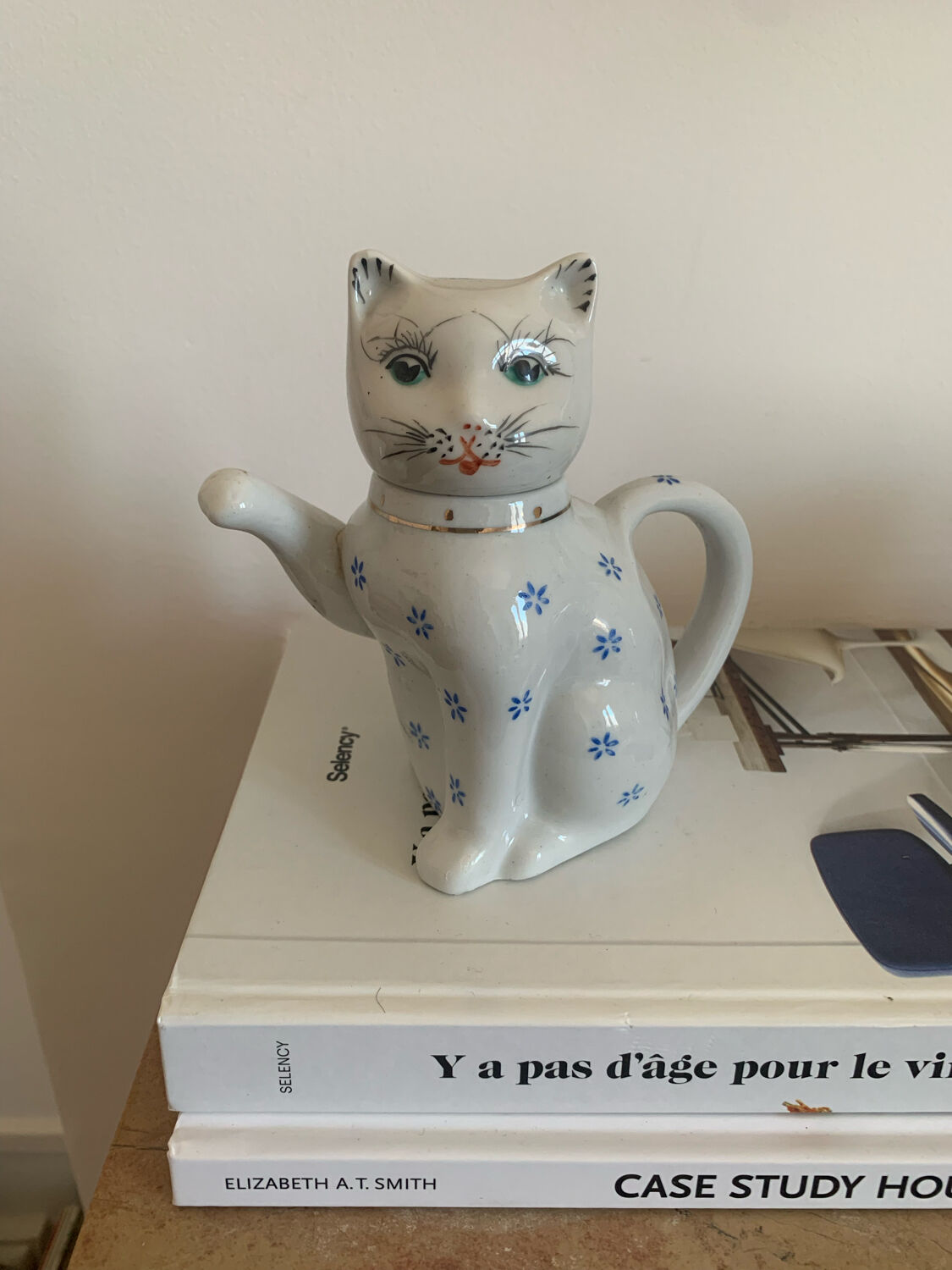 Milk jug or small tea vintage cat