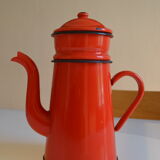 Vintage coffee maker in red and black enamelled sheet