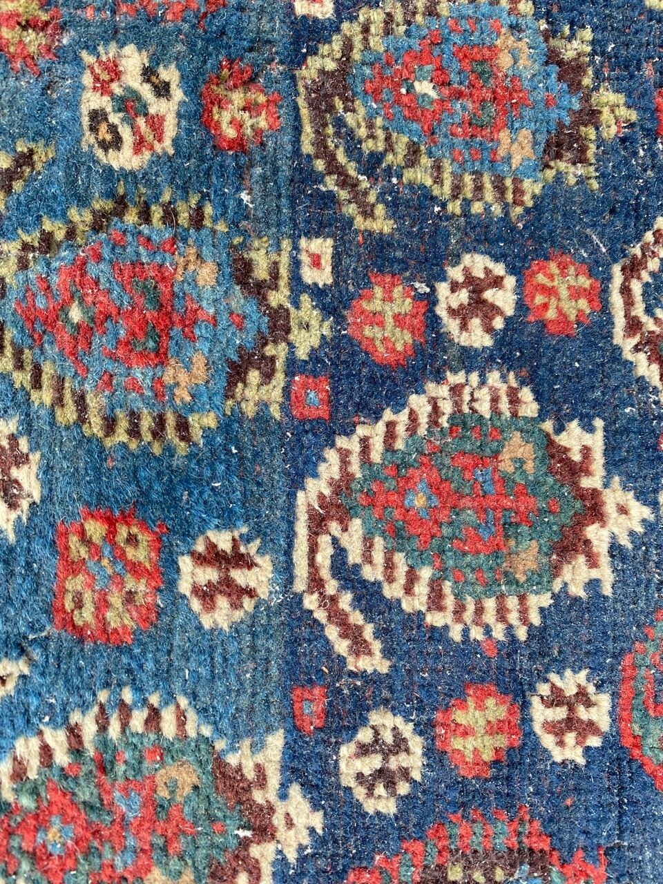 Pretty old Persian carpet of ghashghai handmade 177x328 cm