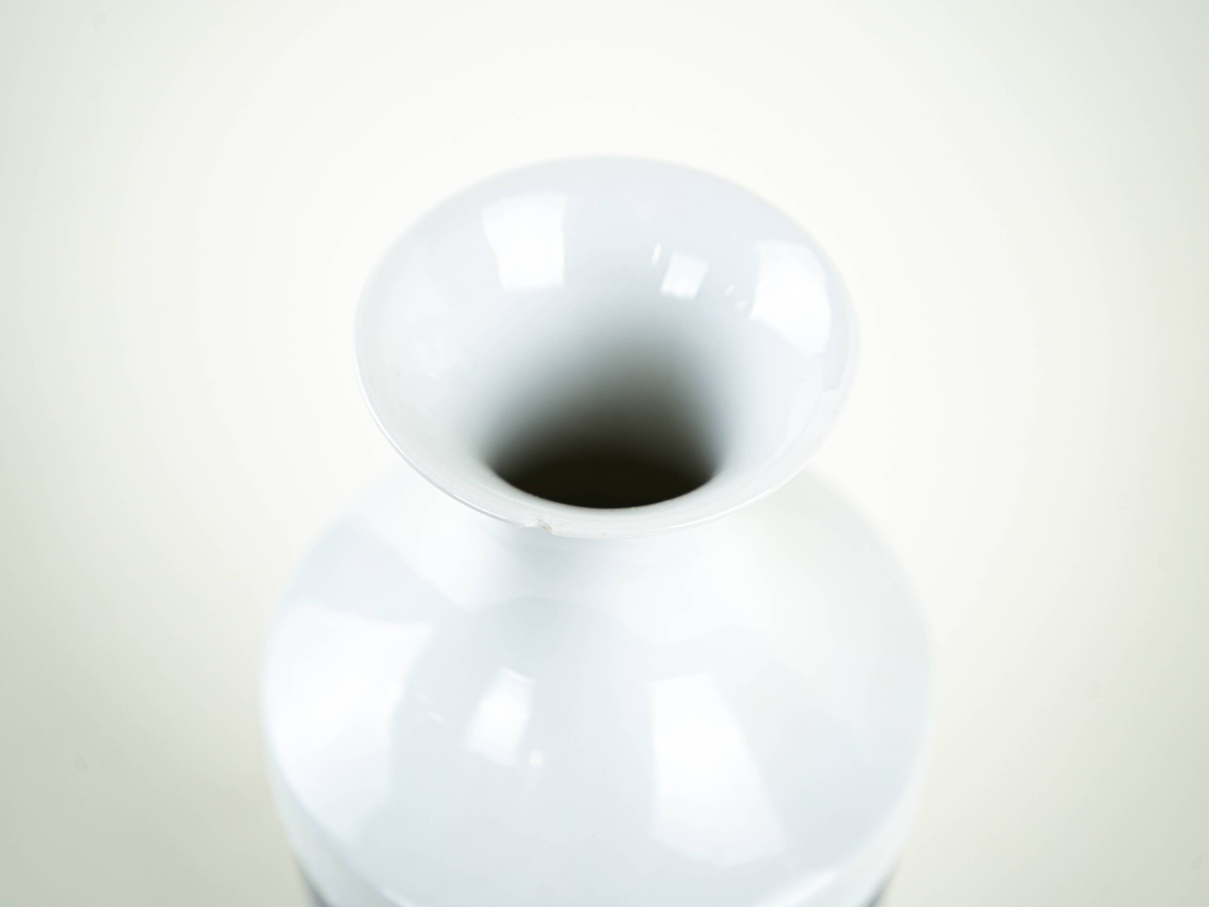 Porcelain vase, 1970s, made in Europe