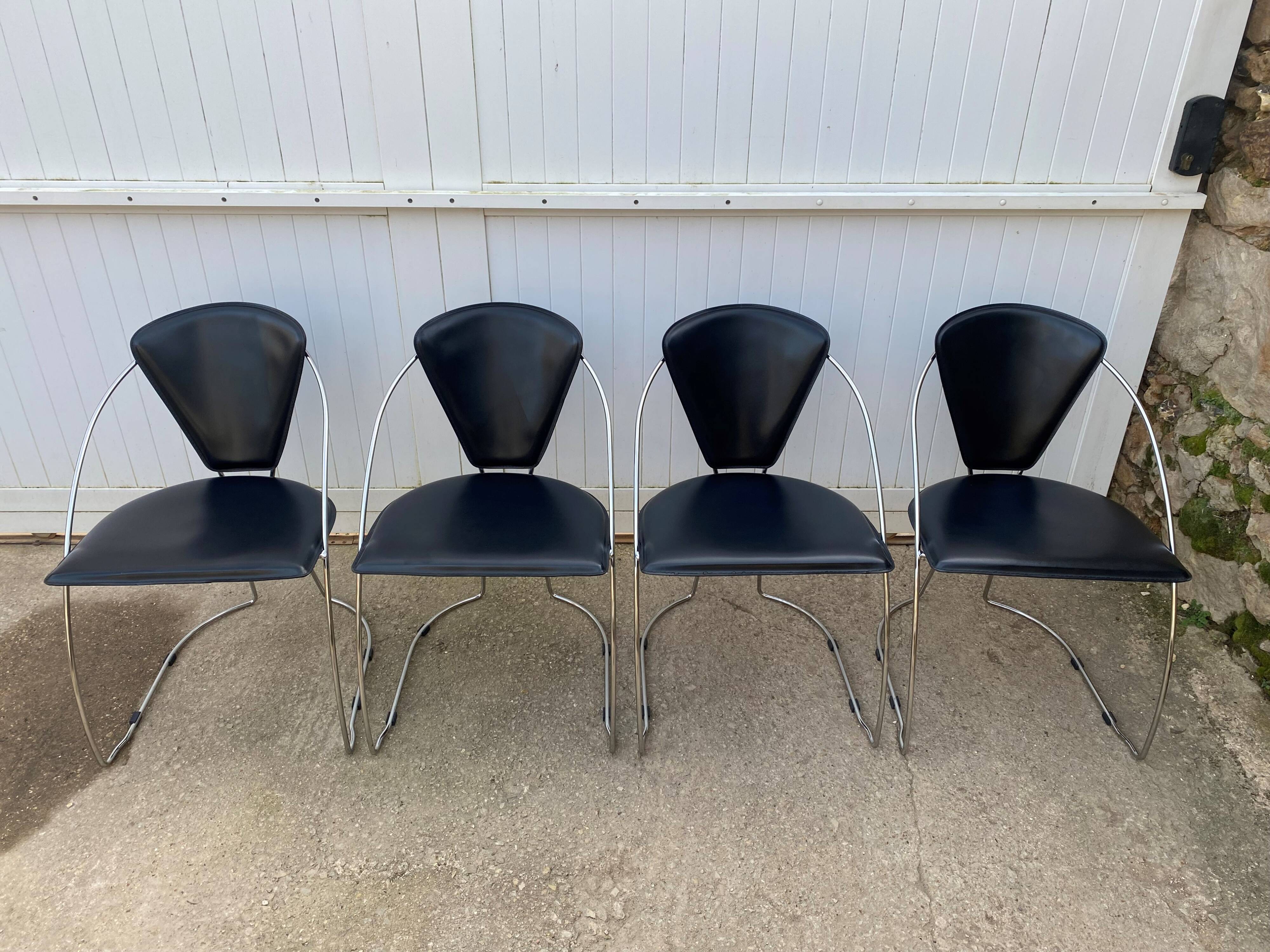 4 Linda armchairs by Arrben in black leather and chrome steel, 1980