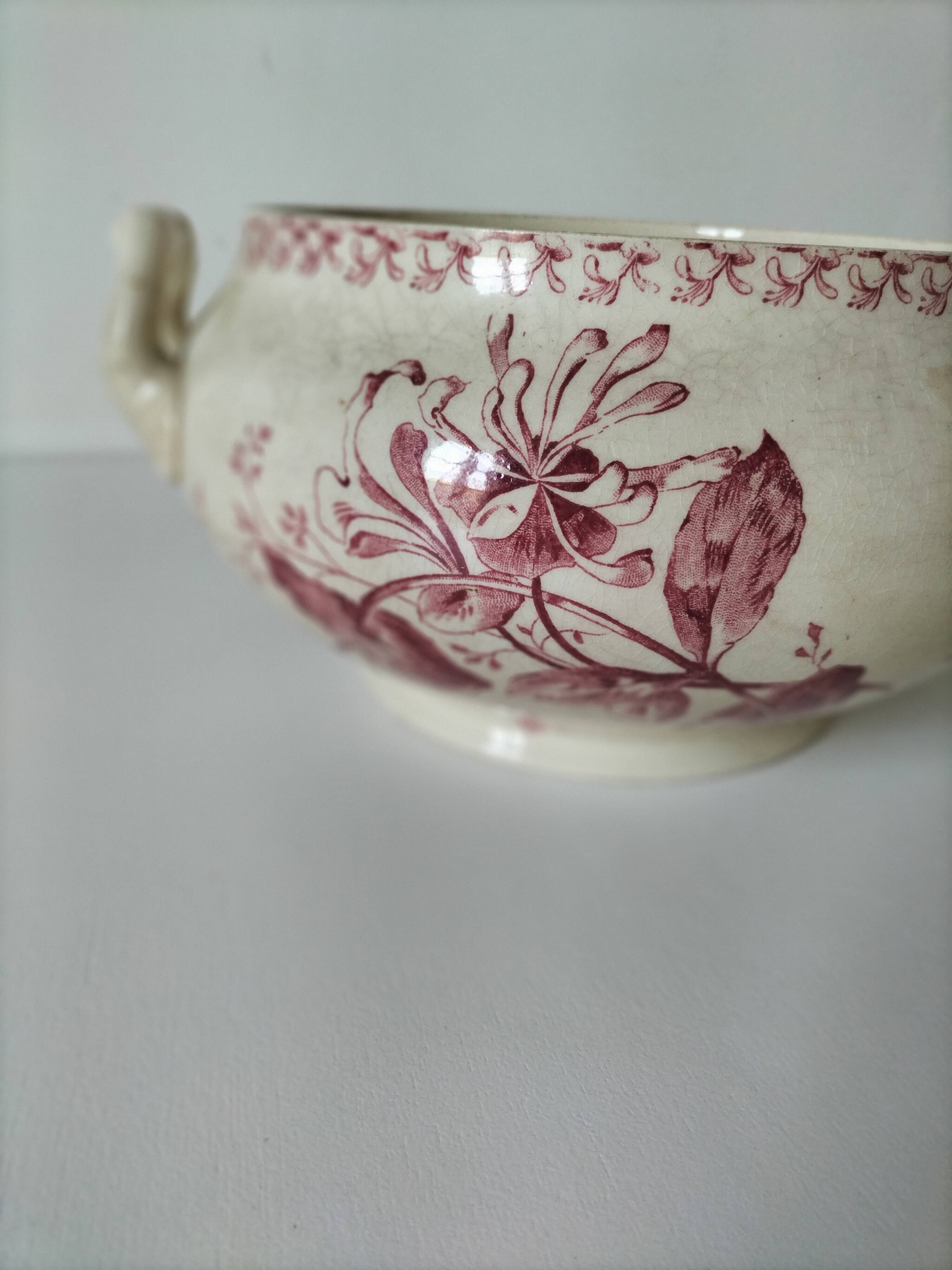 Large vegetable dish Gien model Honeysuckle Earth of Iron – 1886-1938