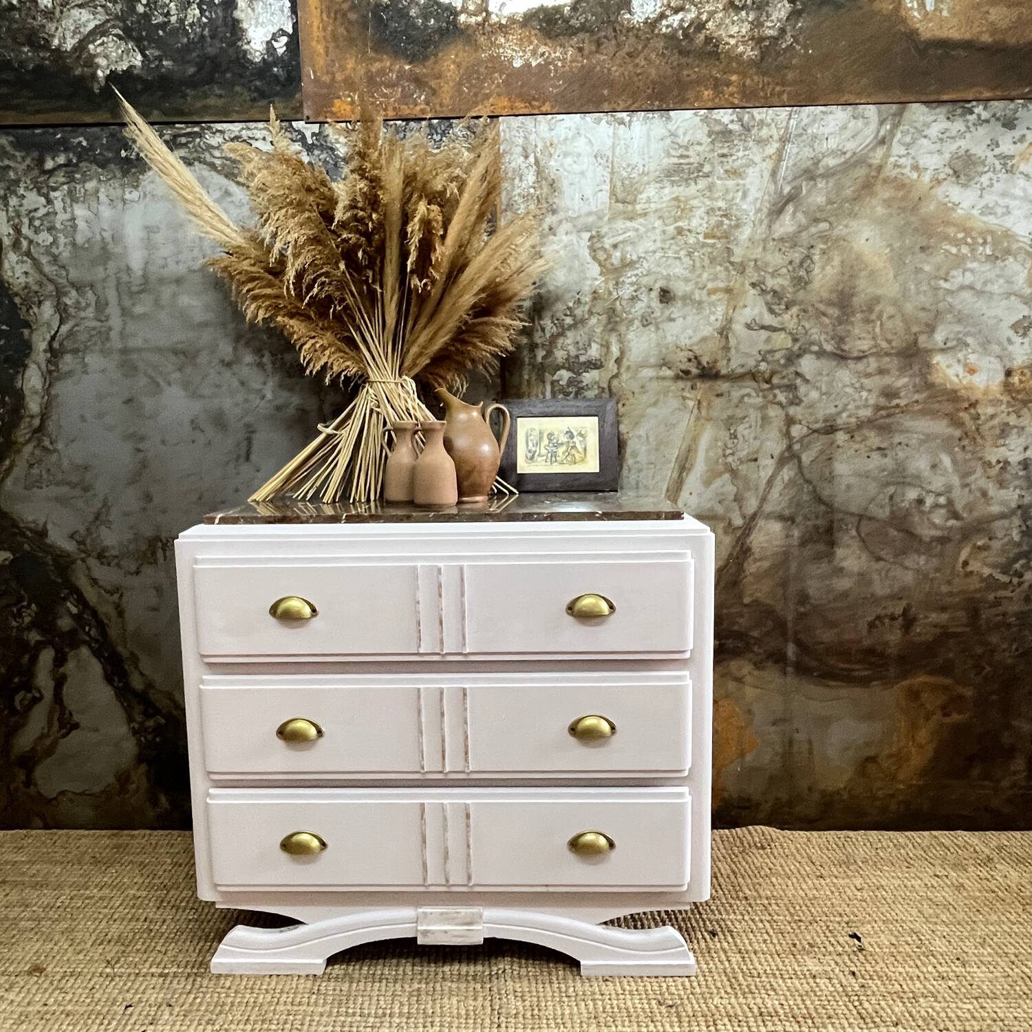 Mustache feet chest of drawers