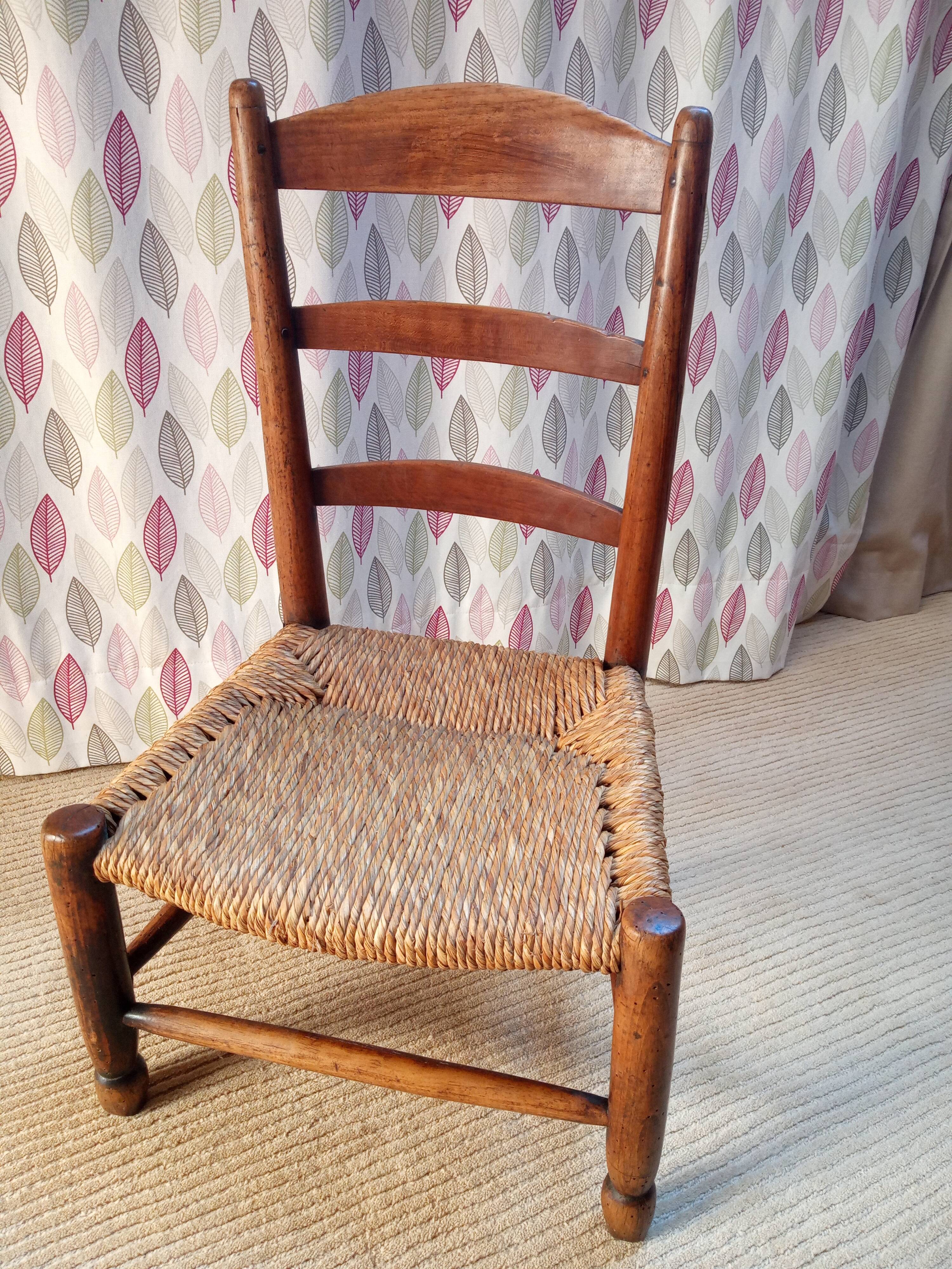 Chaise enfant ancienne