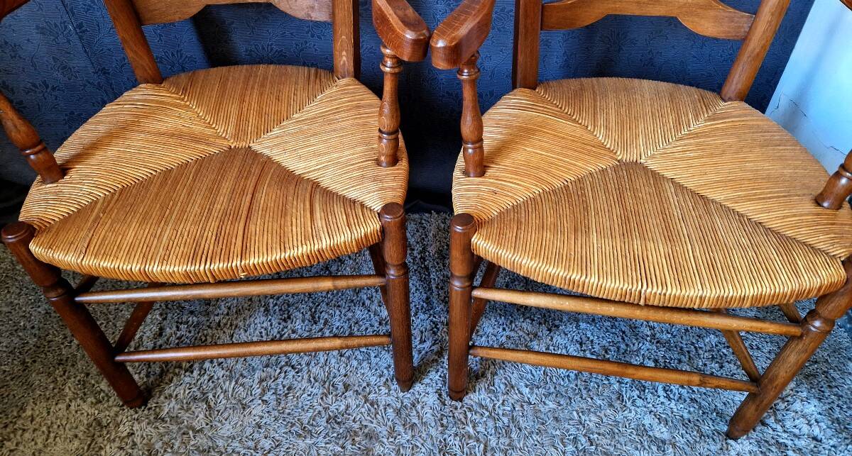 Paire de fauteuils de style provençal en chêne