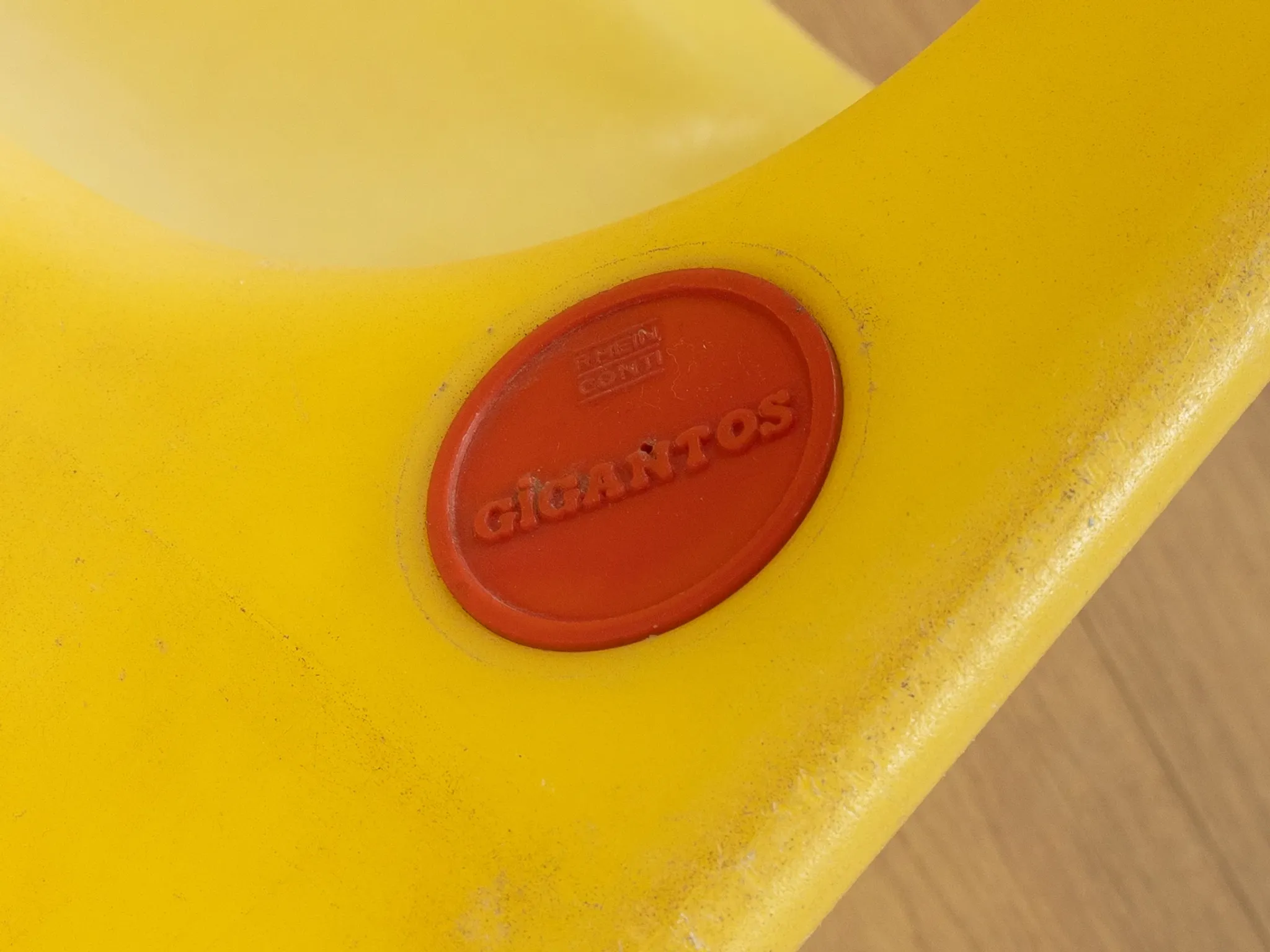 Gigantos children's furniture set by Rhein Conti in authentic space-age design of the 1970s