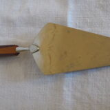 Bakelite handle pie shovel
