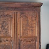 armoire ancienne scultée
