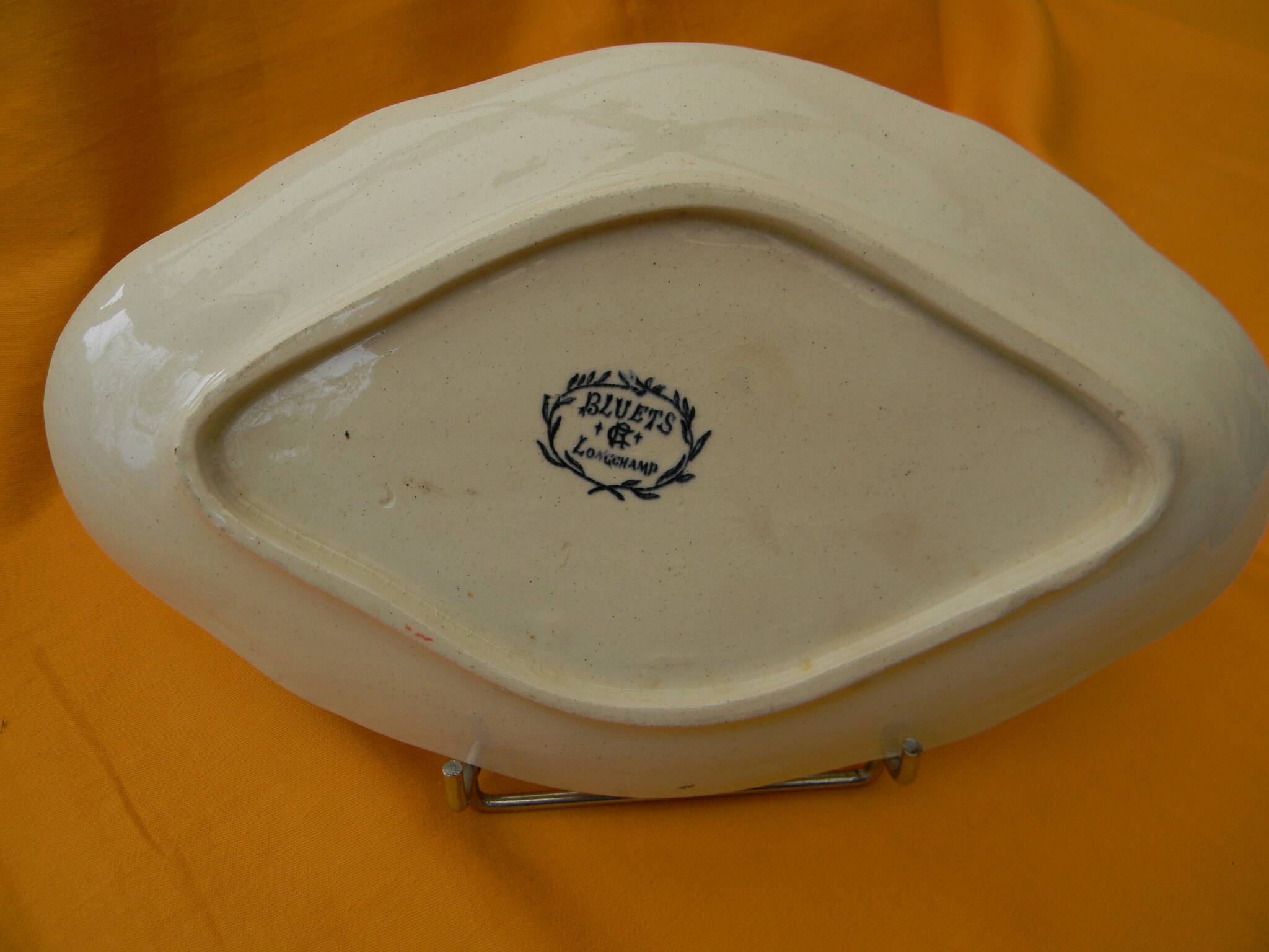 Longchamp earthenware dish cornflower decoration