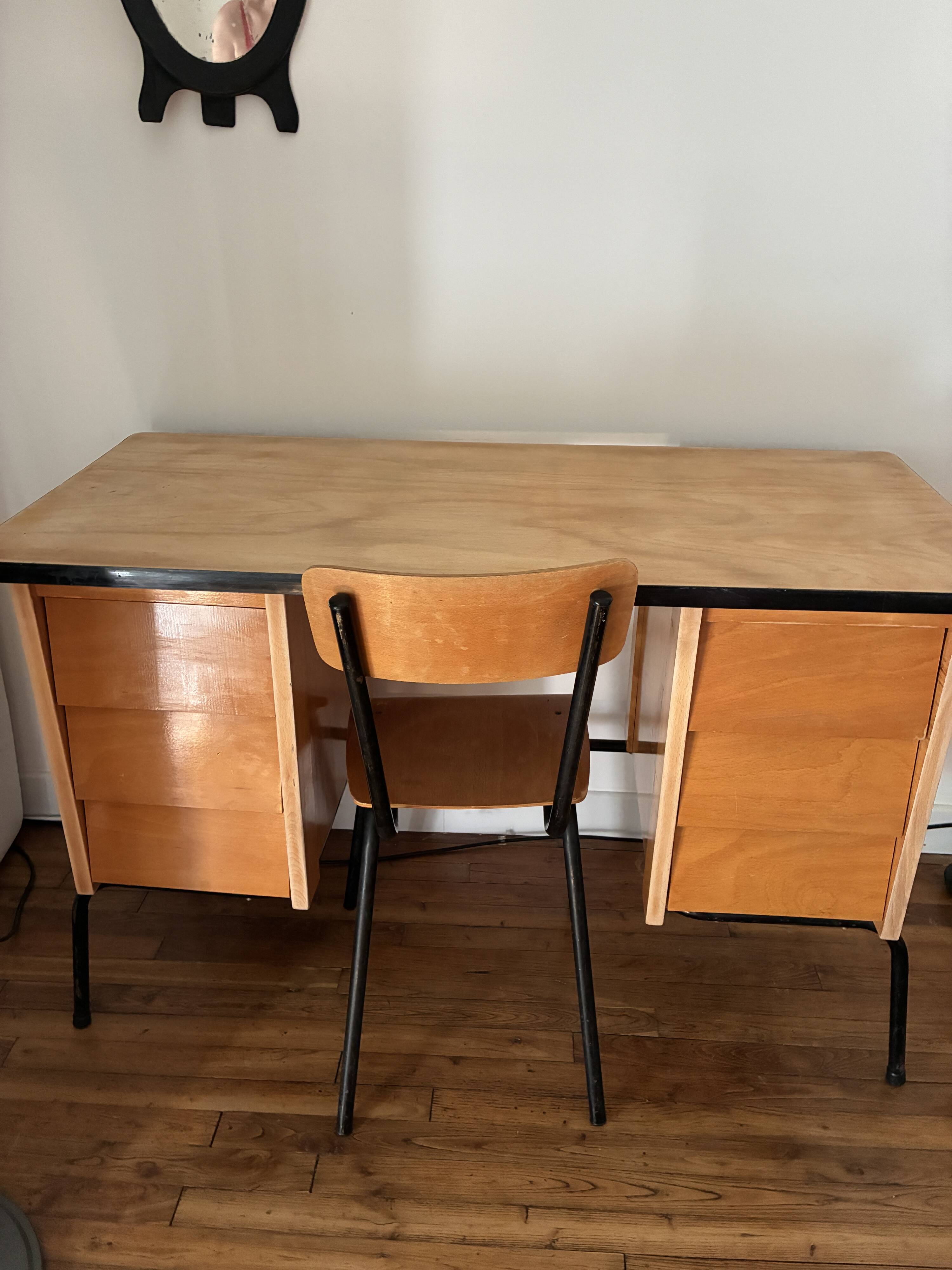 Bureau vintage et sa chaise