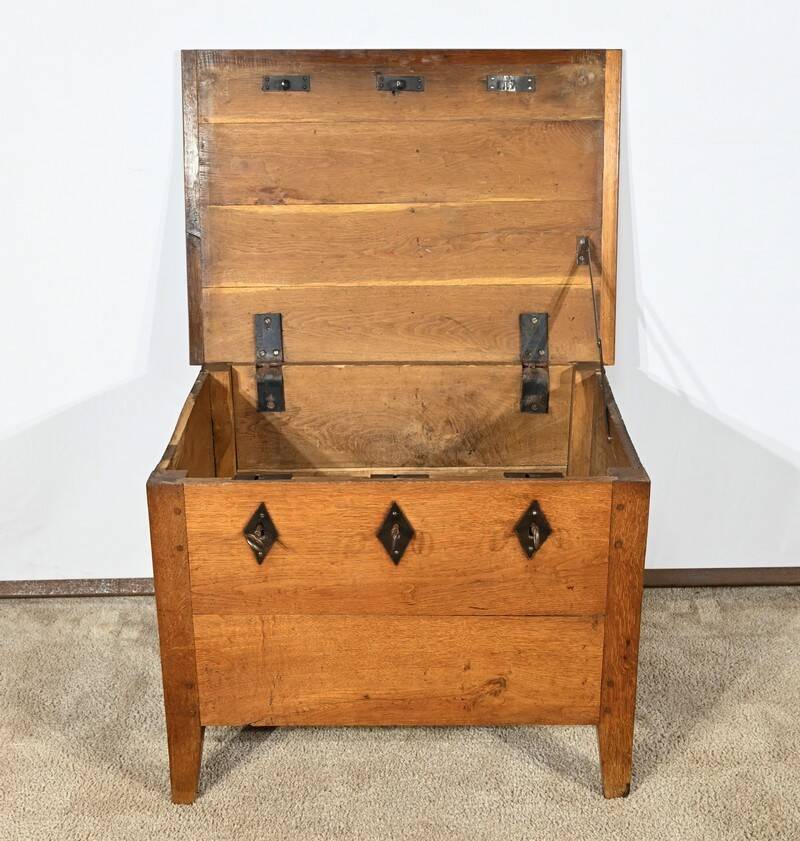 Oak Community Chest – Late 19th Century