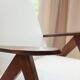 Fauteuil en tissu bouclette blanc et bois, milieu XXème