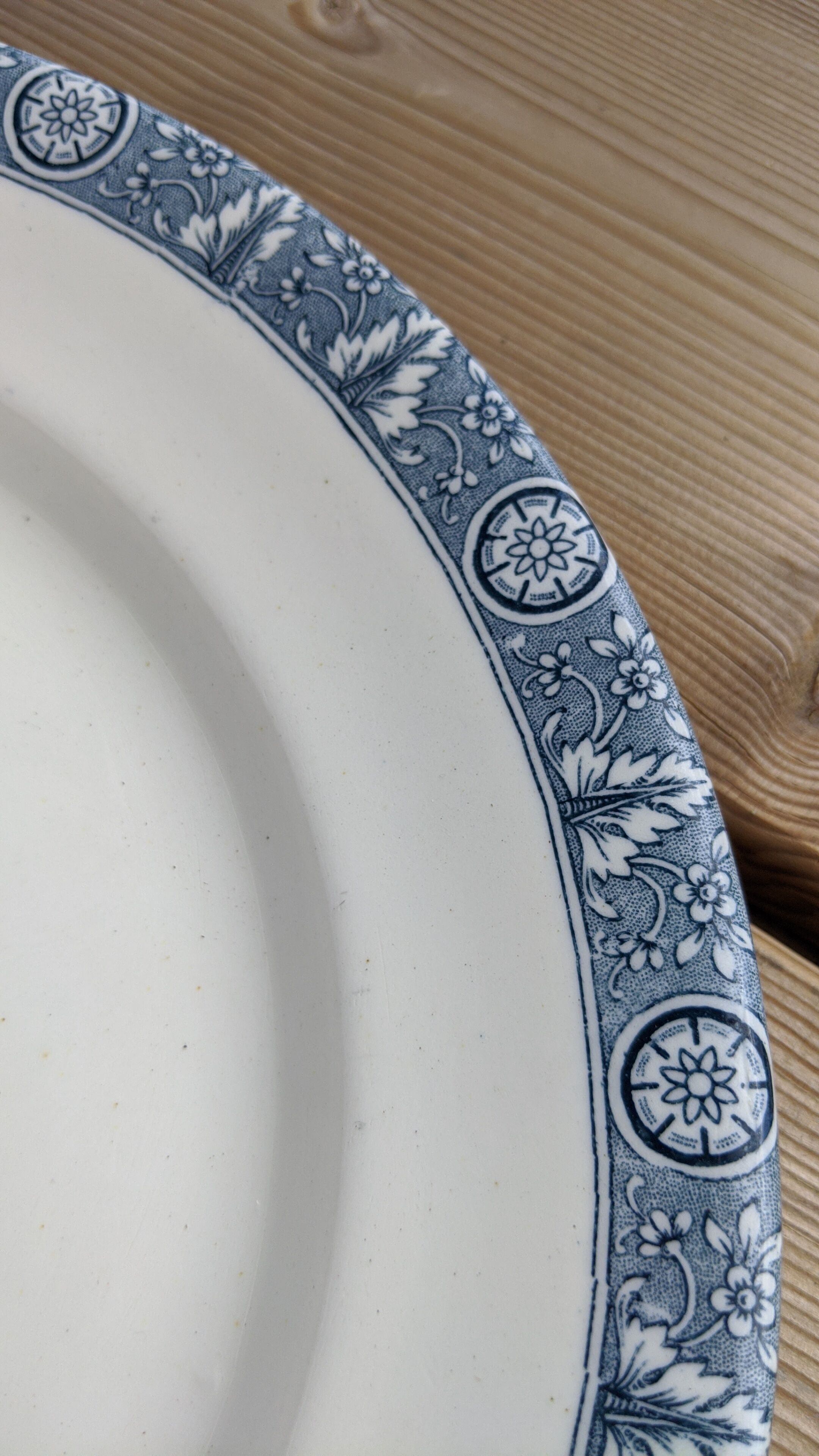 Dish - serving plate Terre de fer Salins