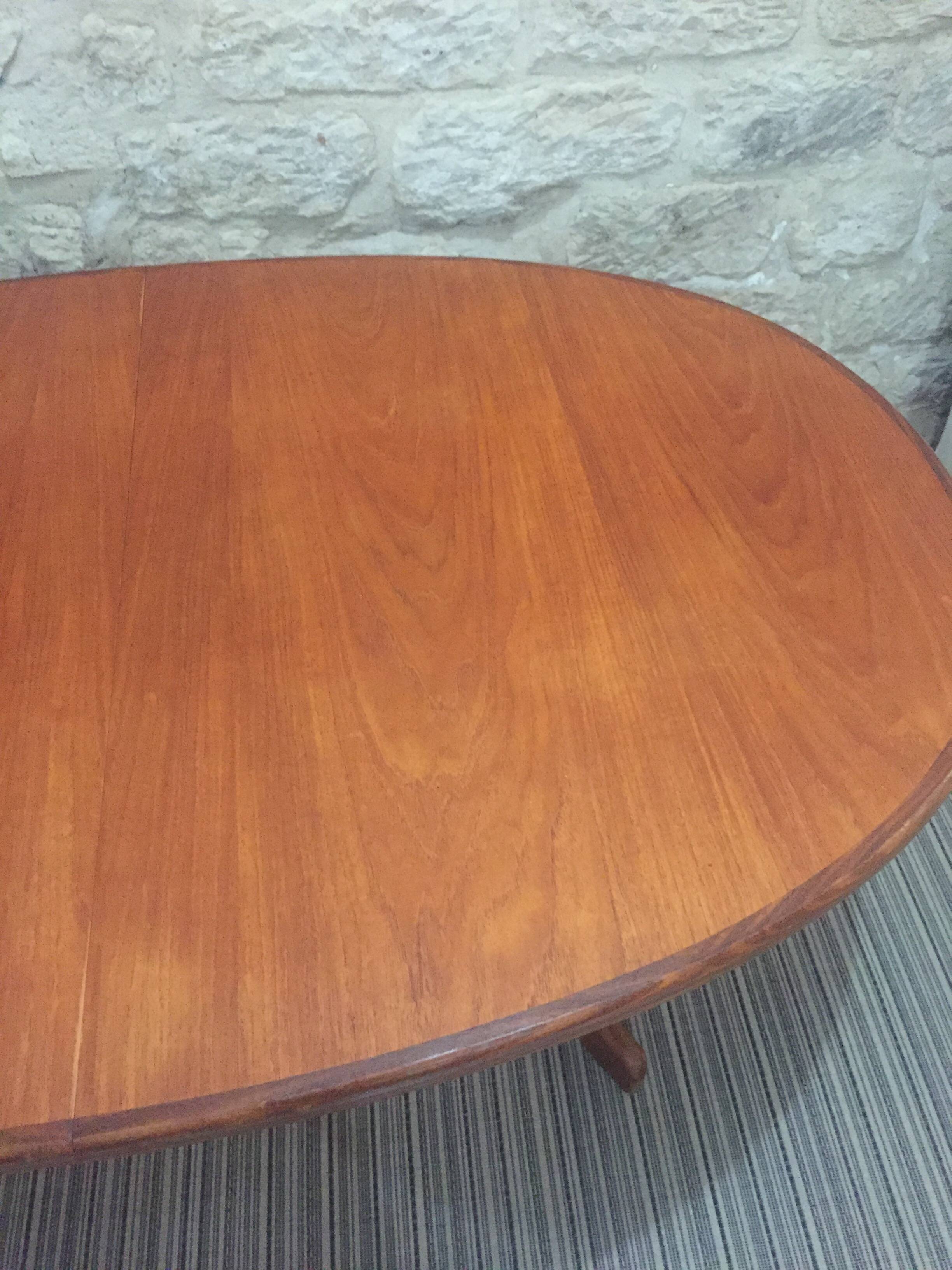 Table à manger scandinave en teck ovale avec rallonge centrale