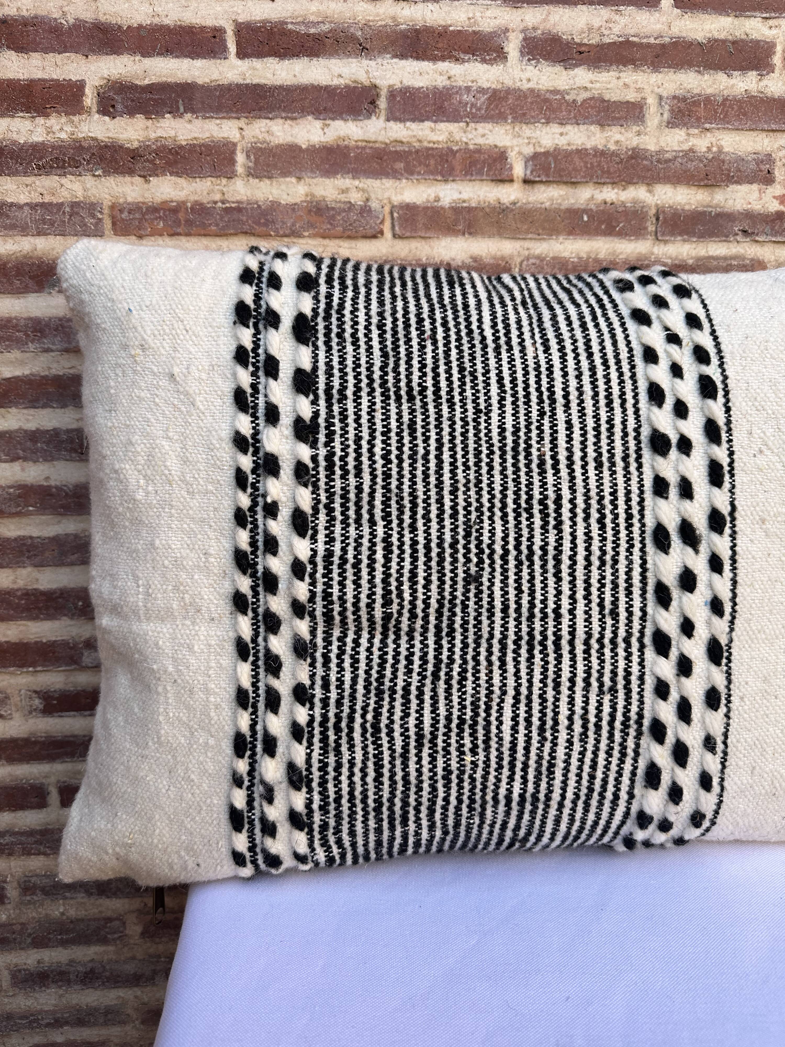 Zanfi rectangular Berber cushion cover - Handmade - 100% wool