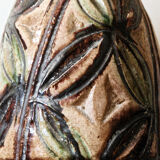 Gourd vase in high relief