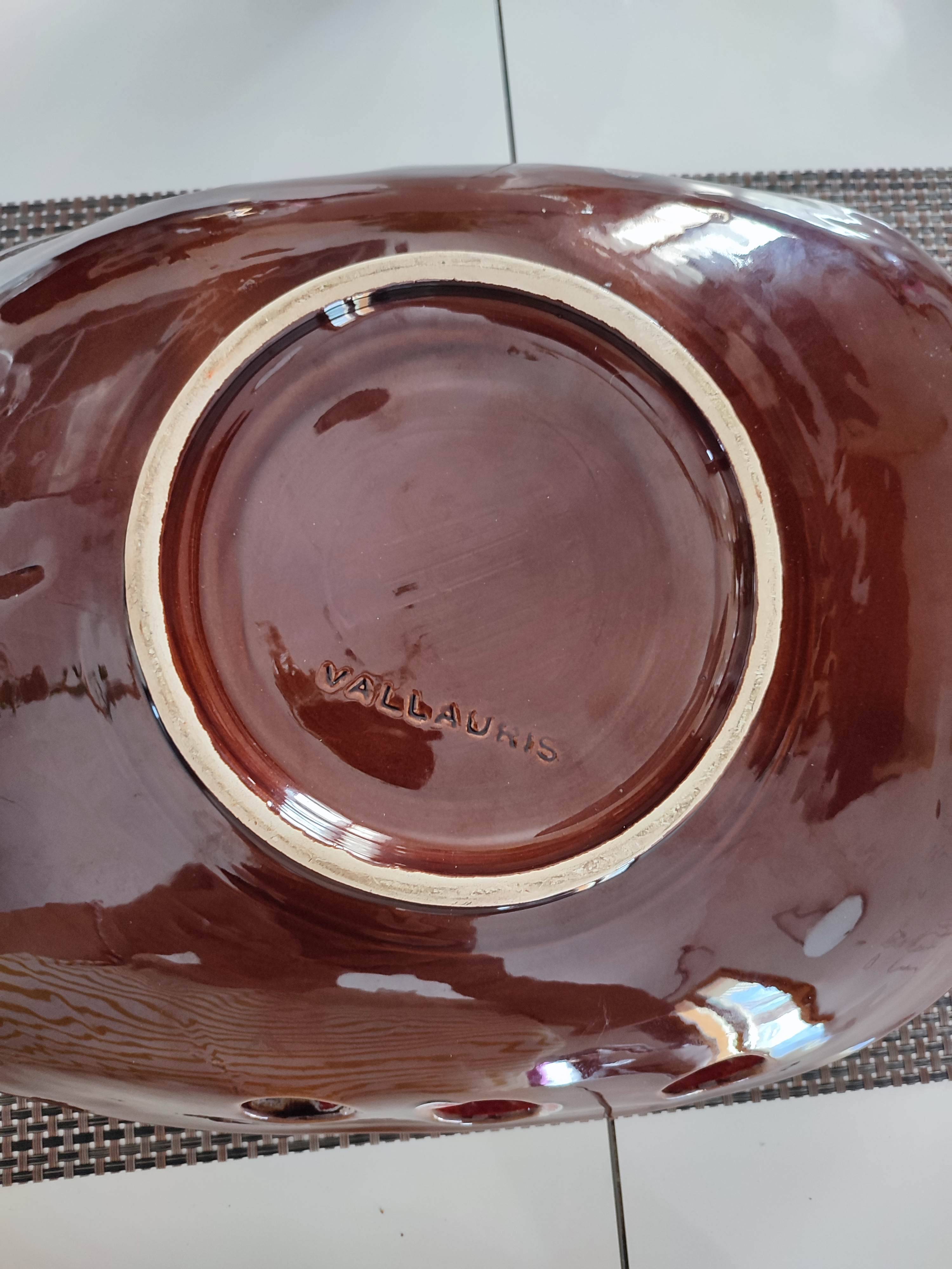 Magnificent decorative plate or fruit bowl signed Vallauris vintage.