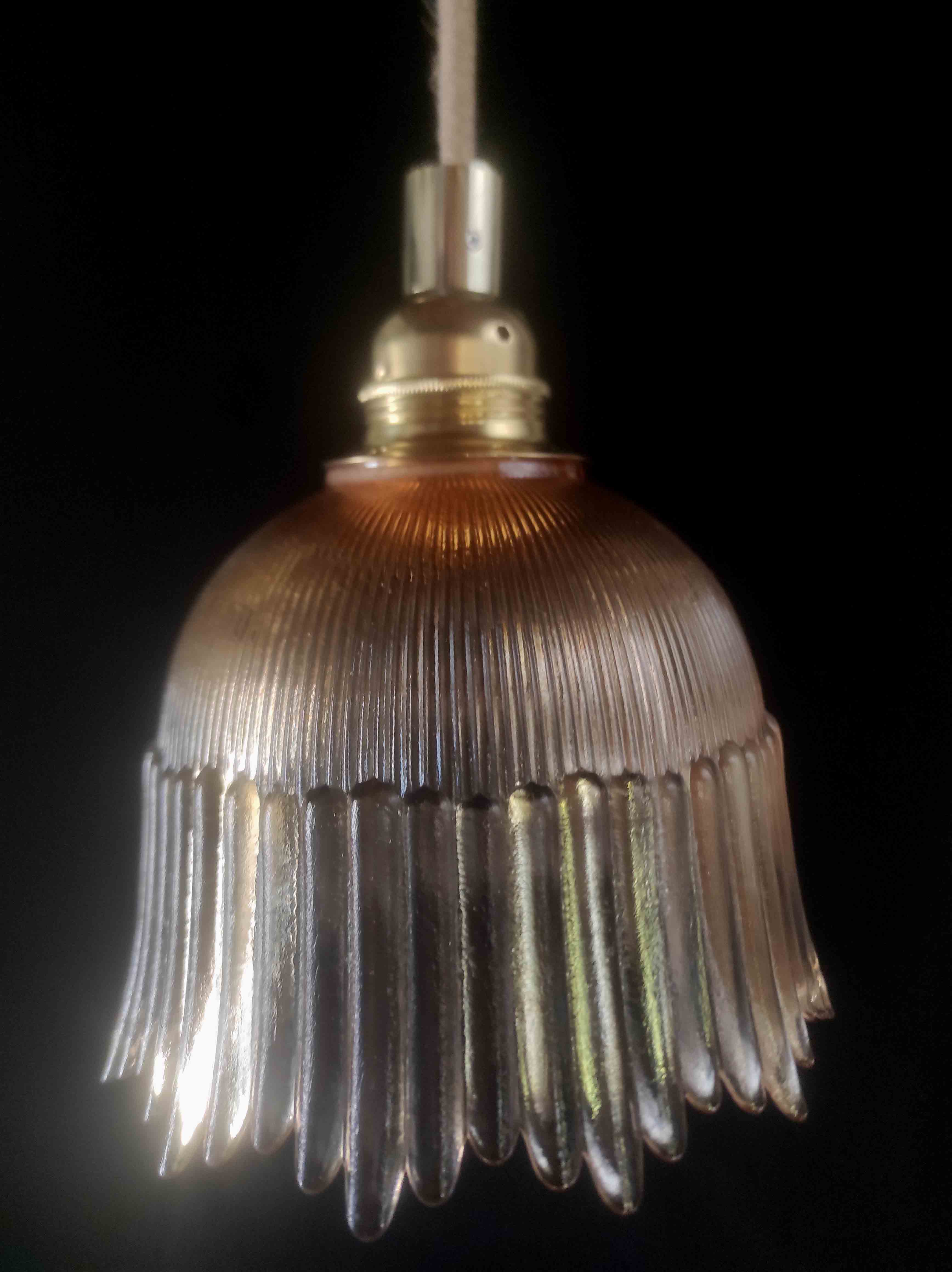 Gold glass suspension