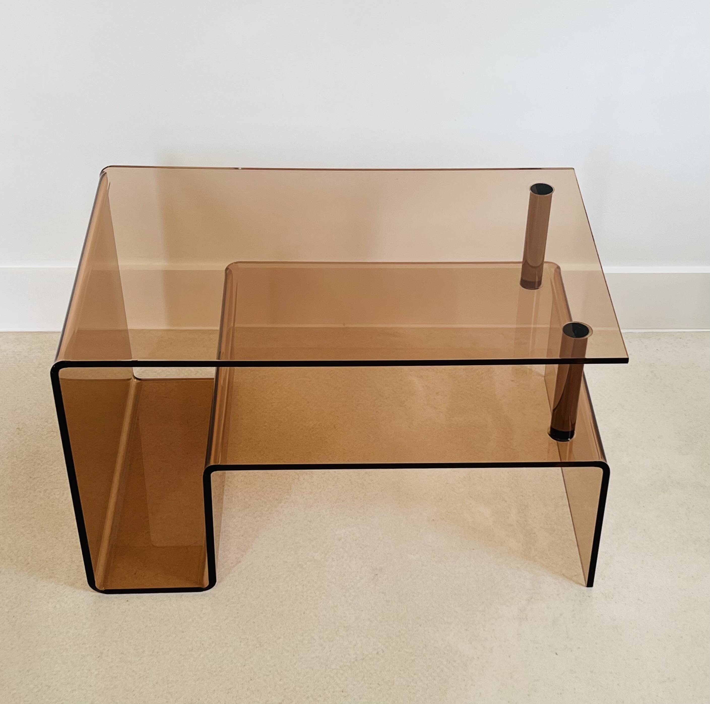 Table basse en altuglas par Michel Dumas, France années 70