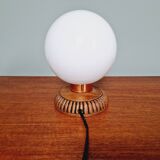 Lampe de table en bois et opaline blanche, années 60
