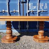 Oval dining table in solid teak