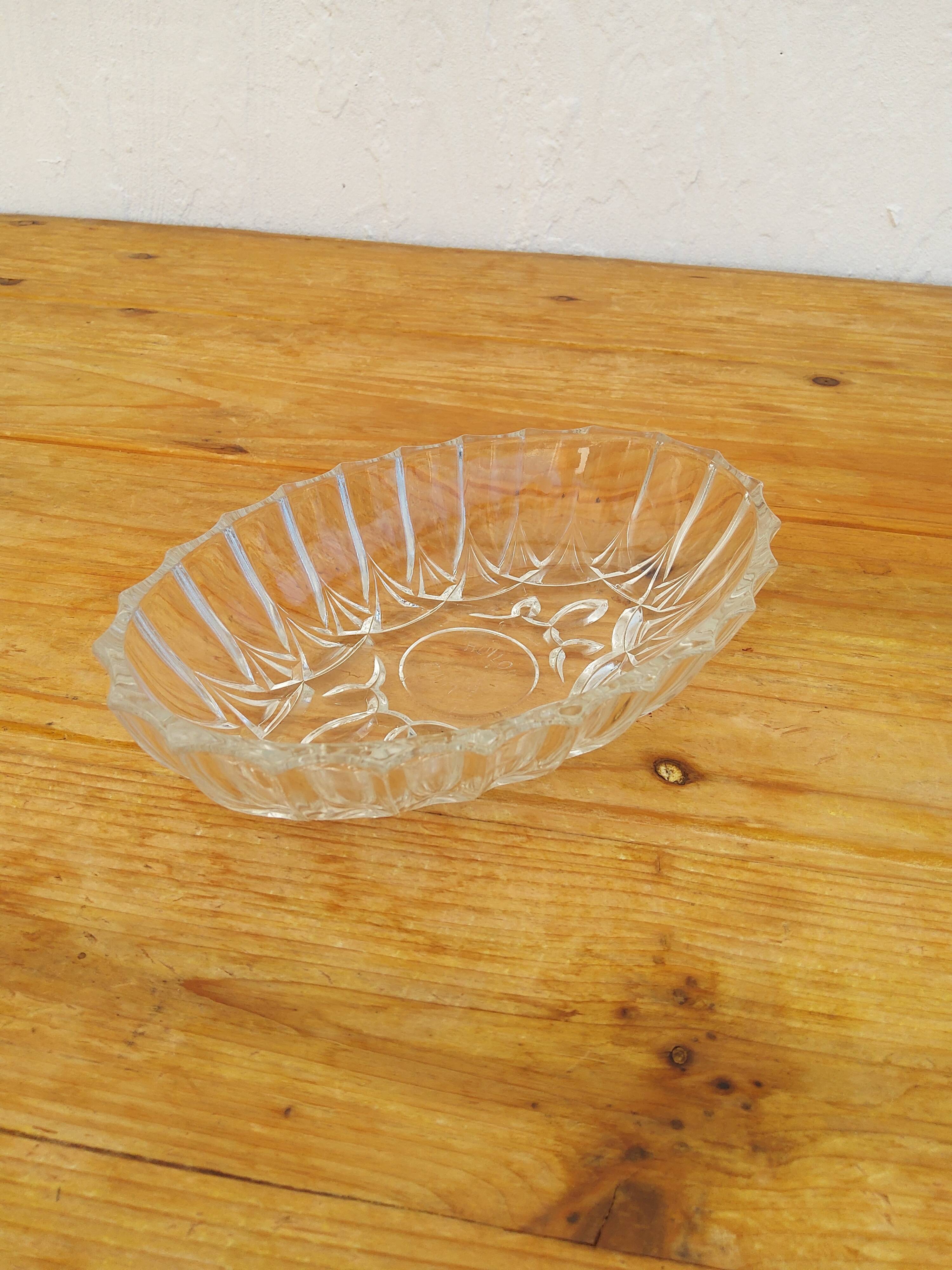 Servant aperitif Huilor Dulcine in vintage glass