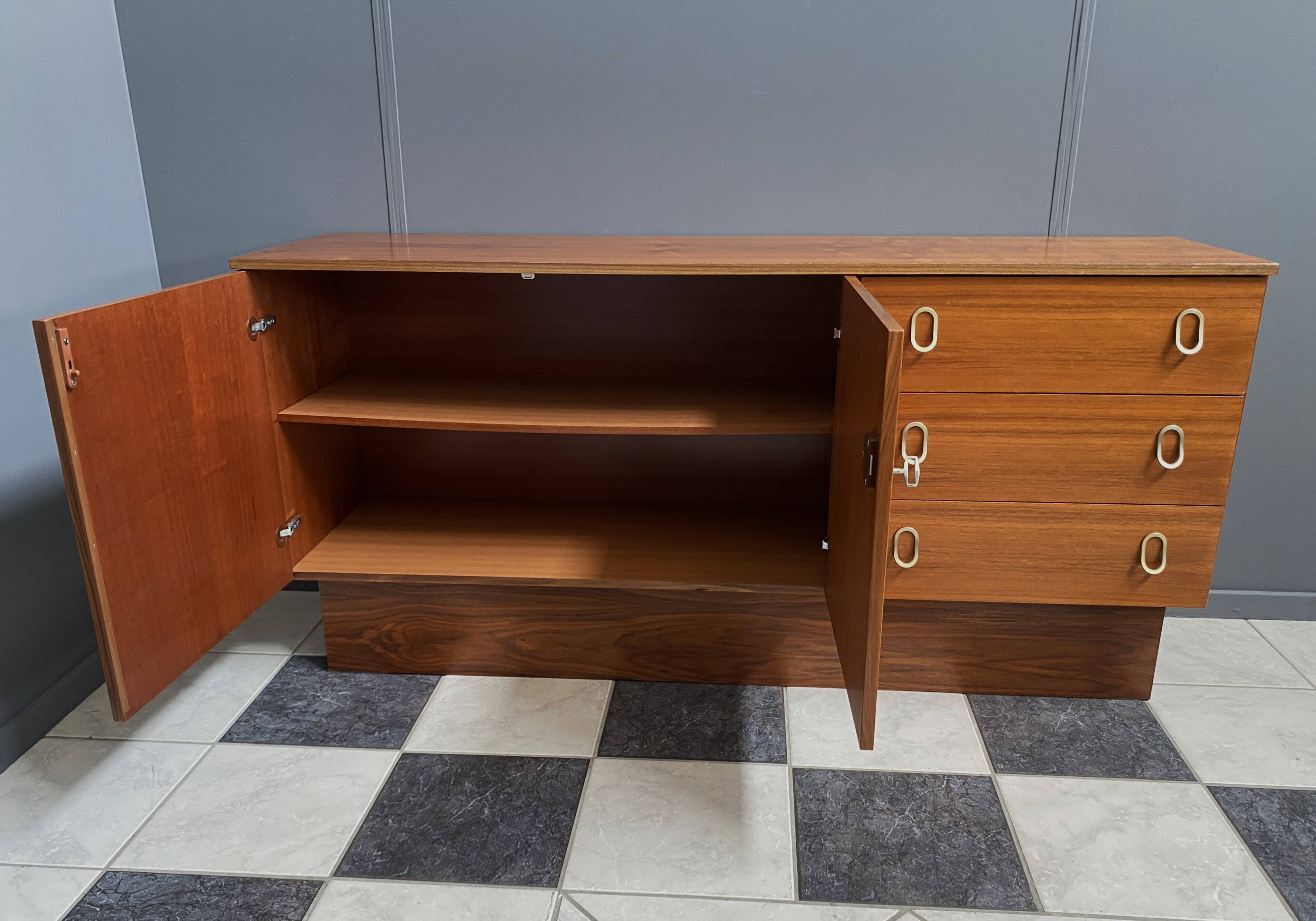 Sideboard brass grips on the drawers 1970s palisander