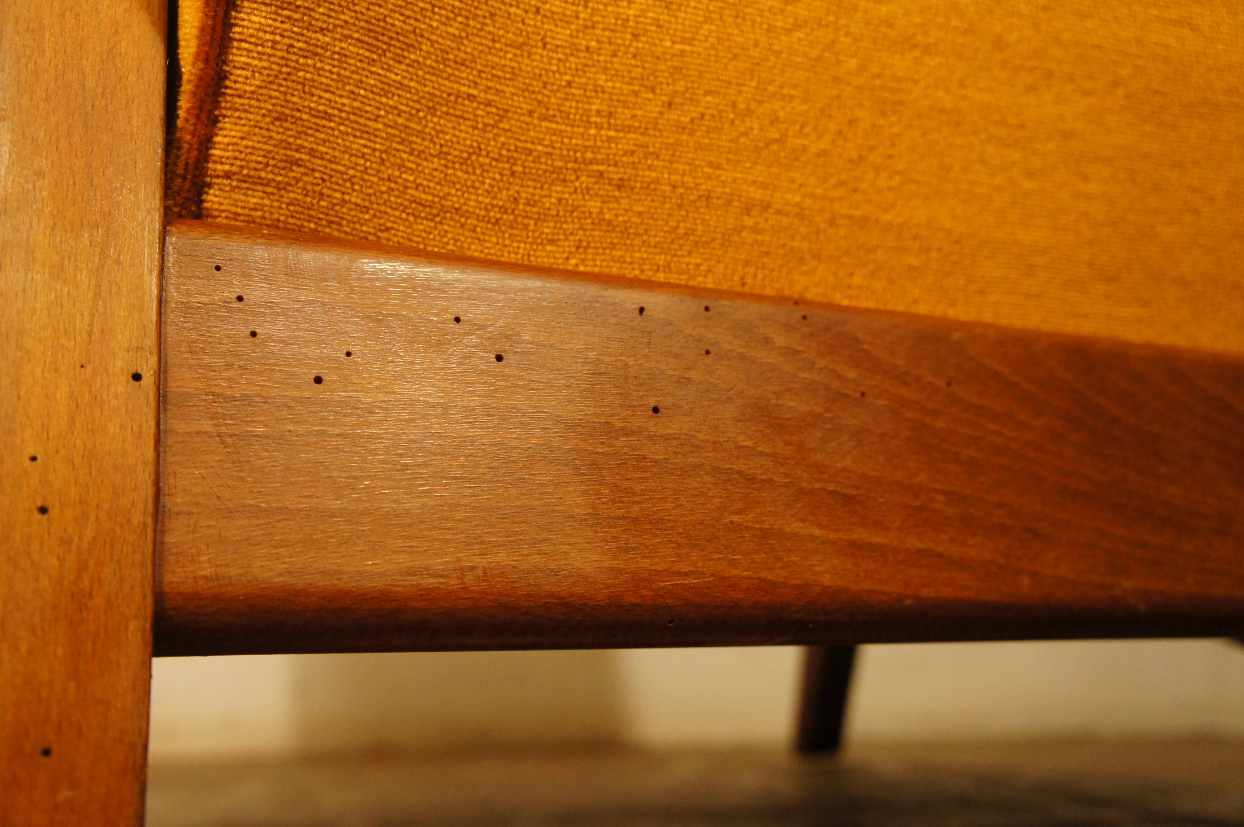 Armchair "Kangaroo" in velvet feet compass