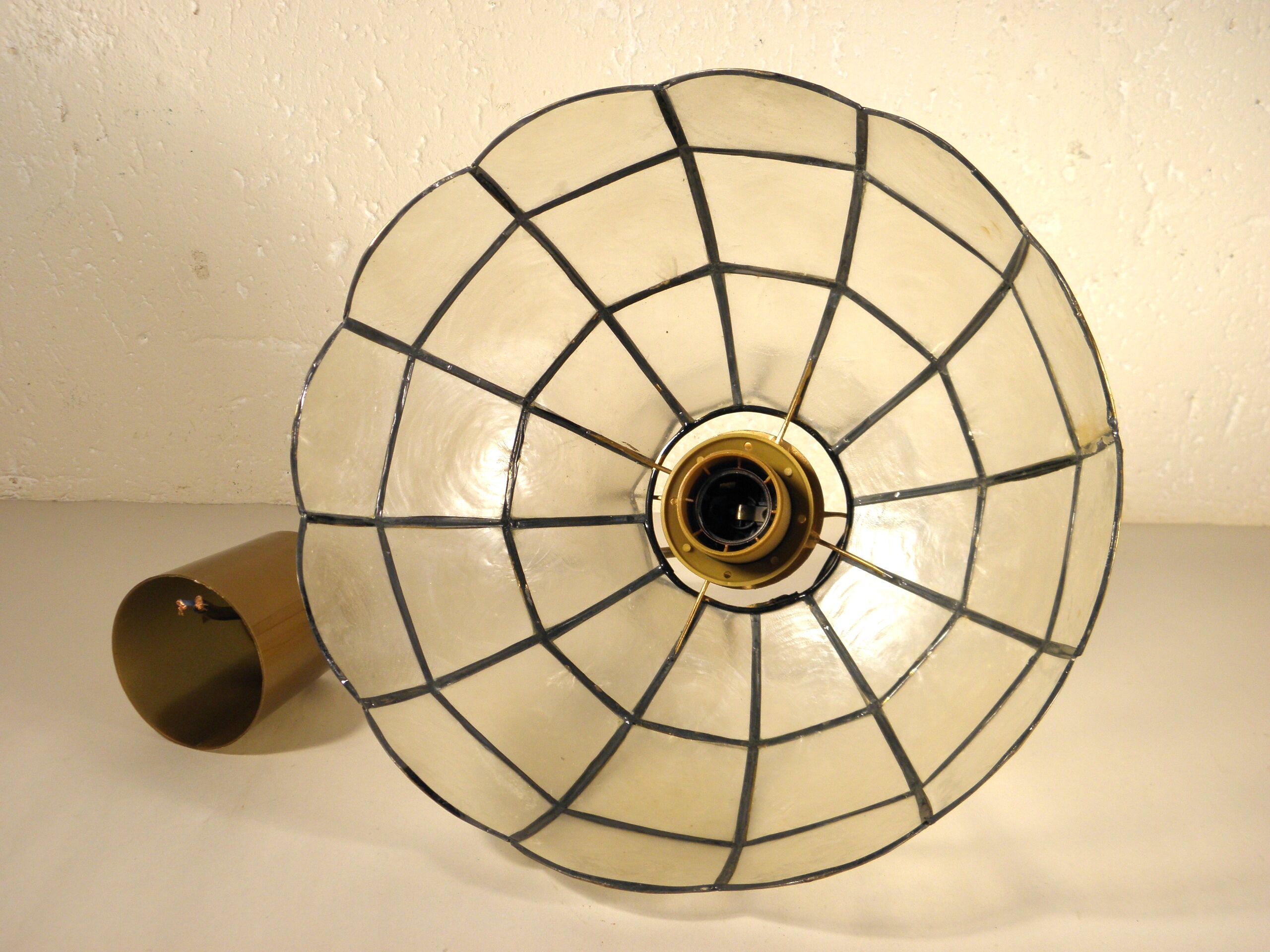 Mother-of-pearl and brass suspension 1970