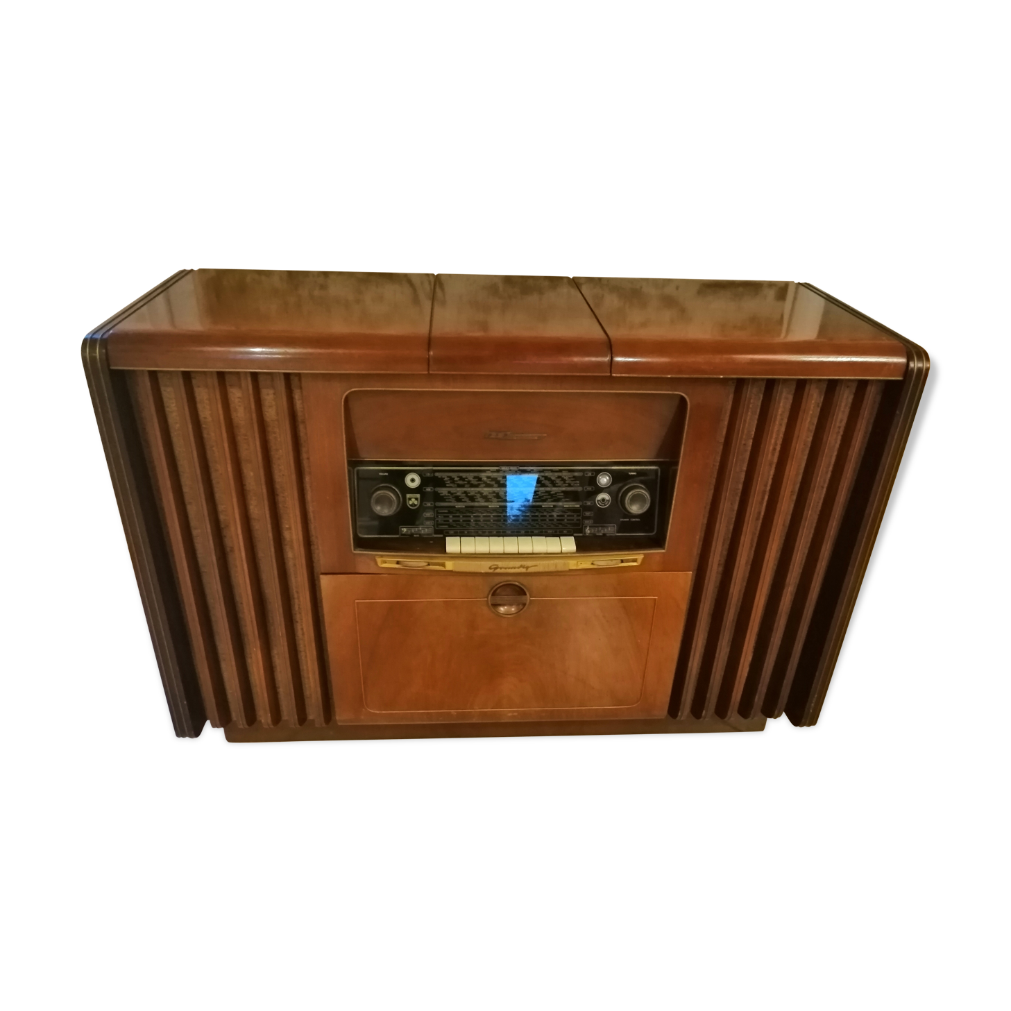 Grundig 3D sound hifi furniture