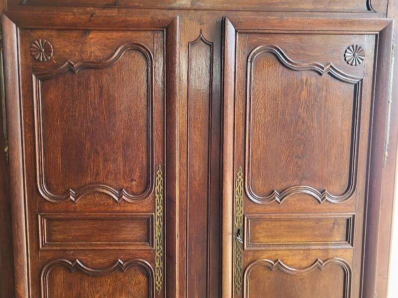 Armoire louis xiv en chene du xviii ème siecle